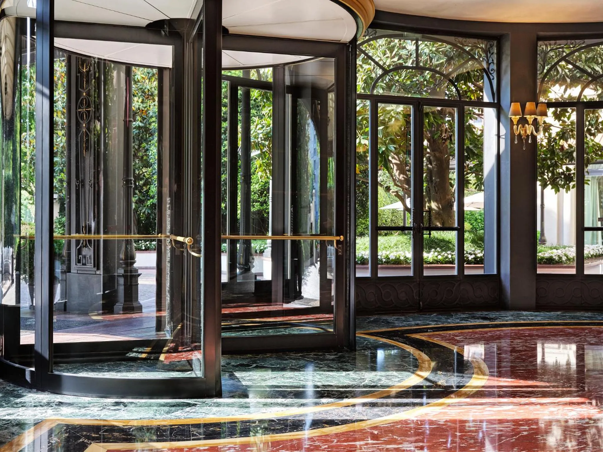 Facade/entrance in Hotel Principe Di Savoia - Dorchester Collection