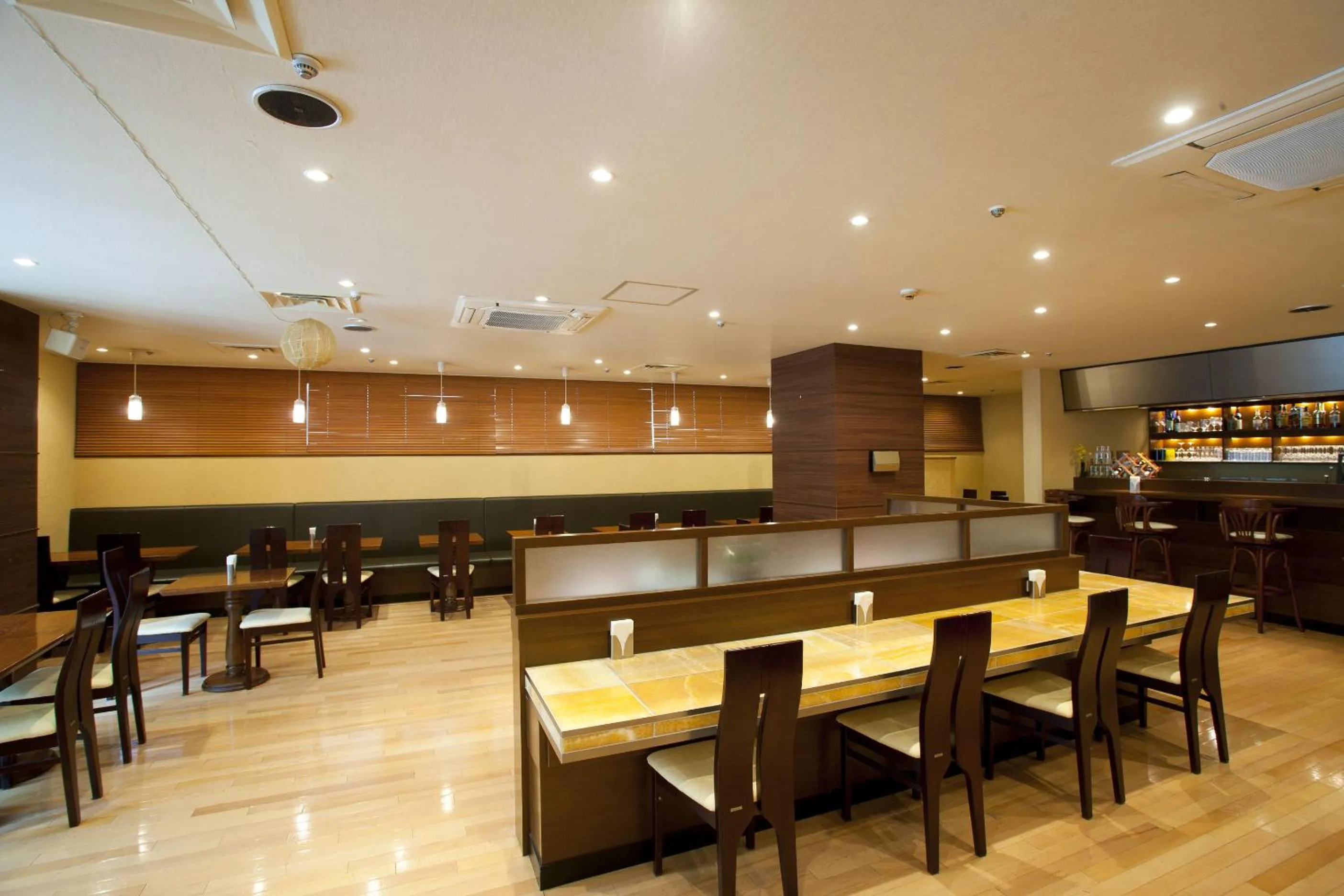 Restaurant/places to eat in Pearl Hotel Kayabacho
