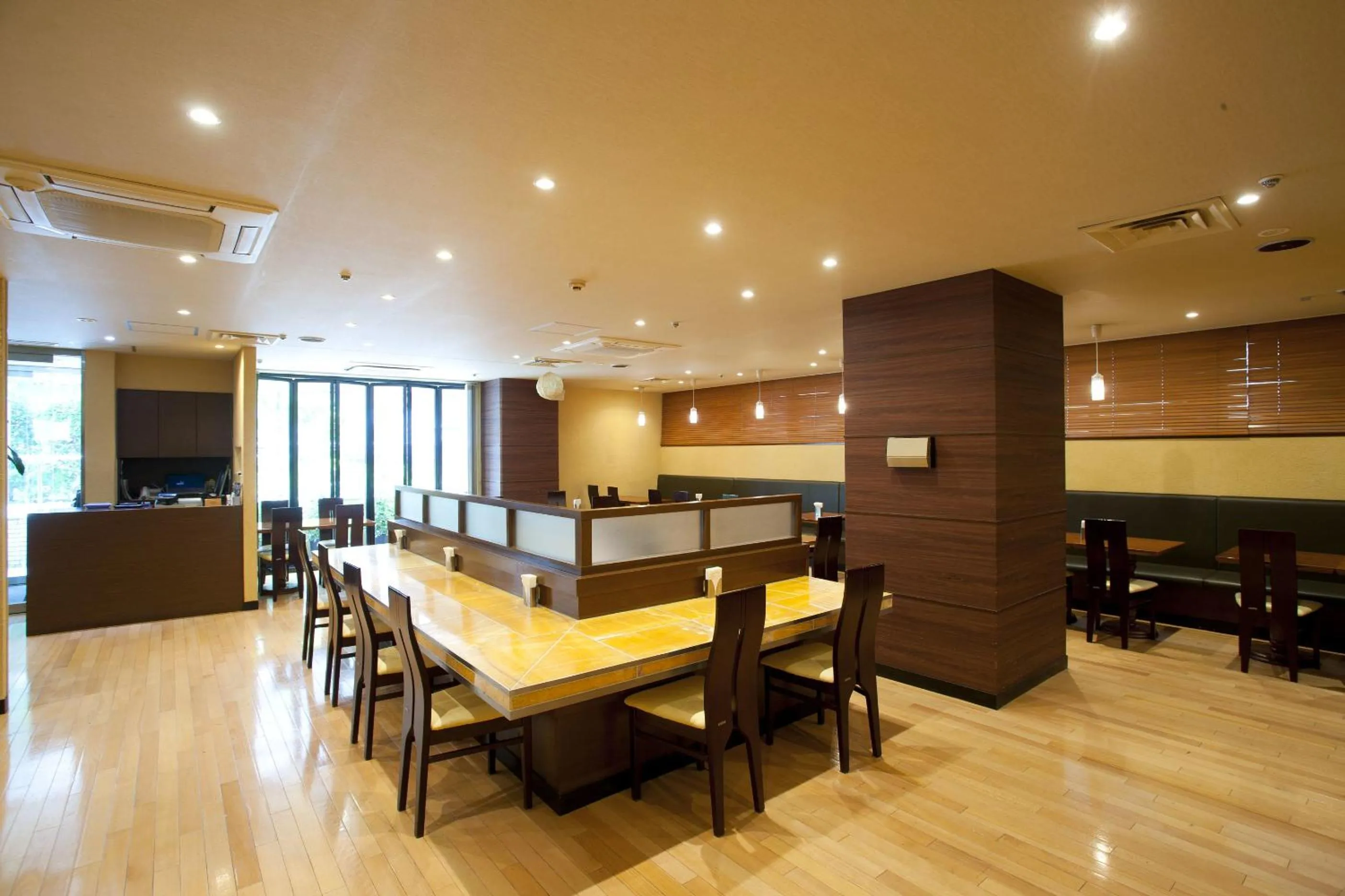 Restaurant/places to eat in Pearl Hotel Kayabacho