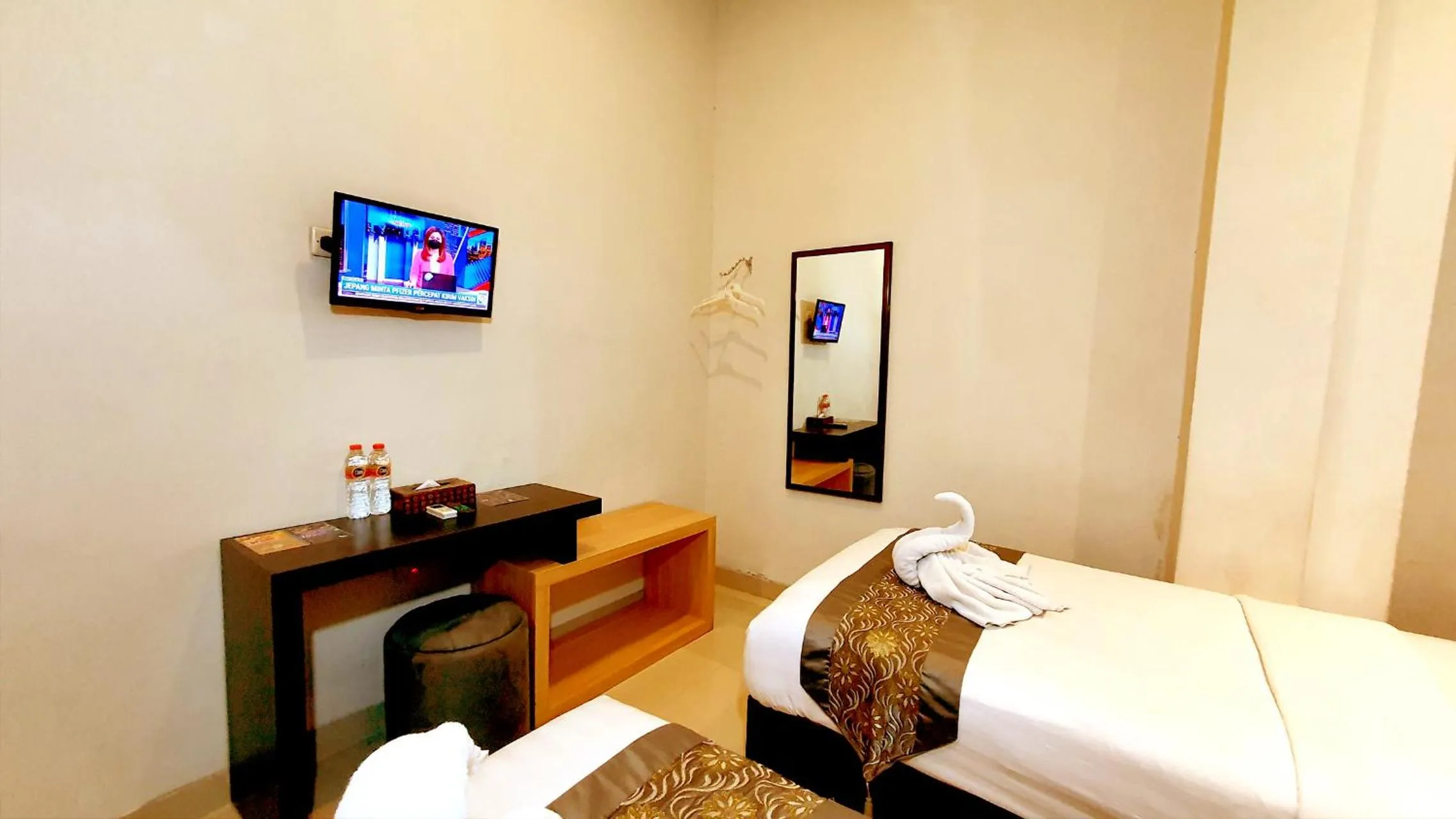 Bed in Sunrise Hotel Jogja