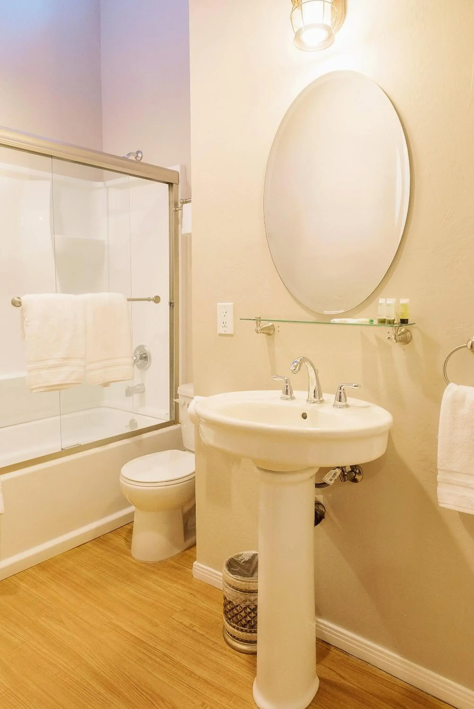 Deluxe Double Room in Tucker Peak Lodge Deluxe Double Room in Tucker Peak Lodge