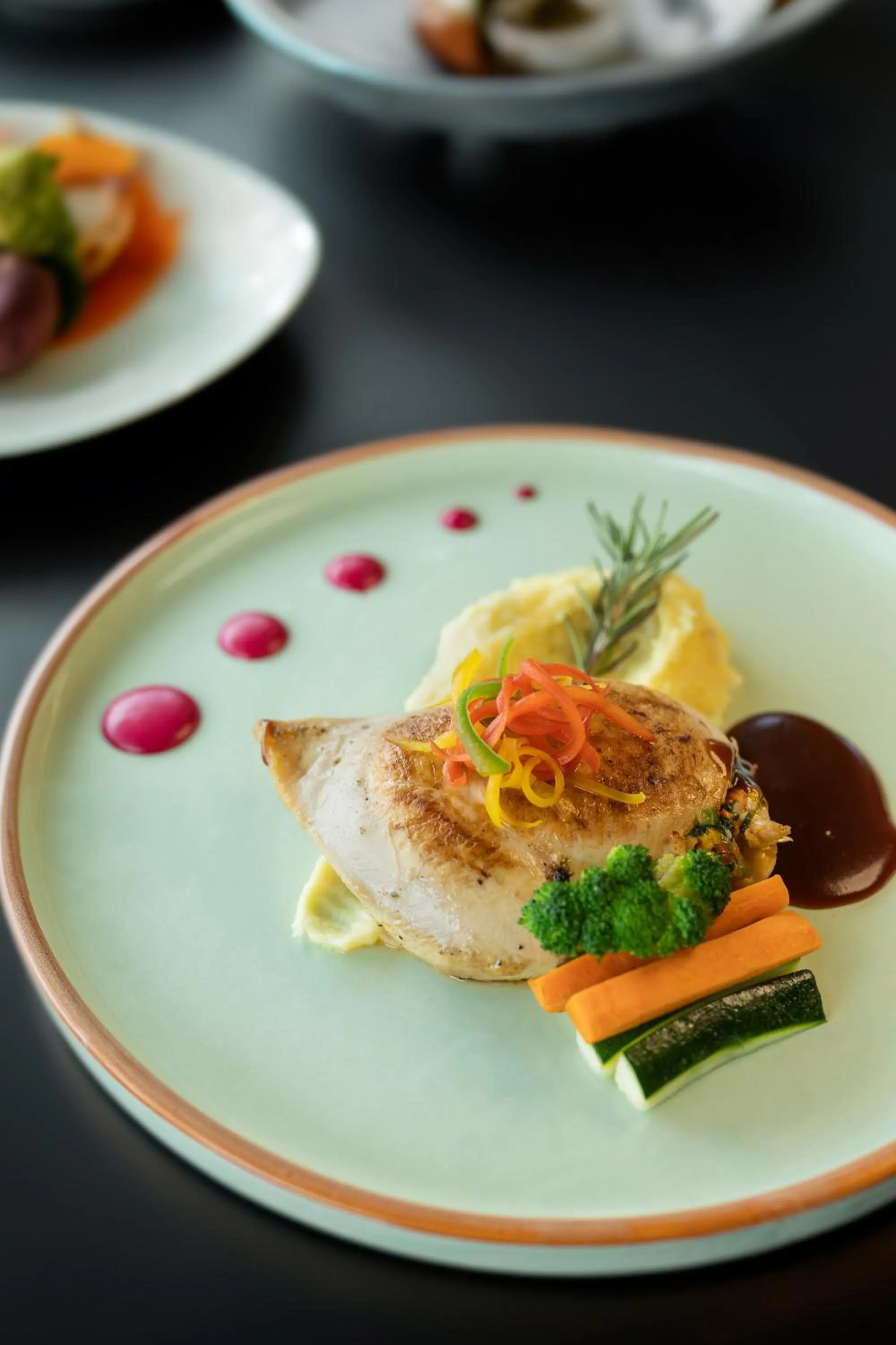 Food and drinks in The Acacia Hotel & Spa