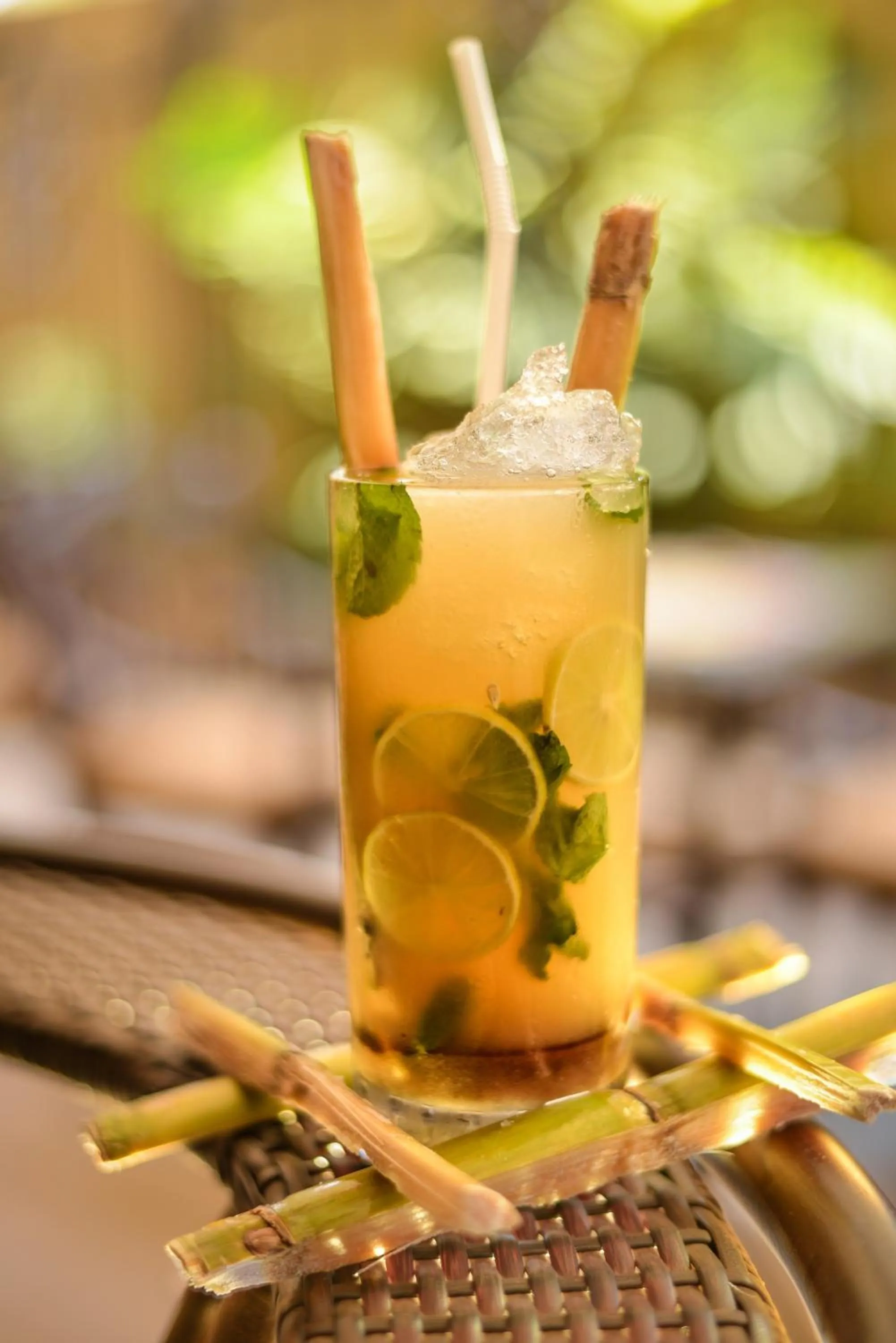 Food and drinks in The Acacia Hotel & Spa