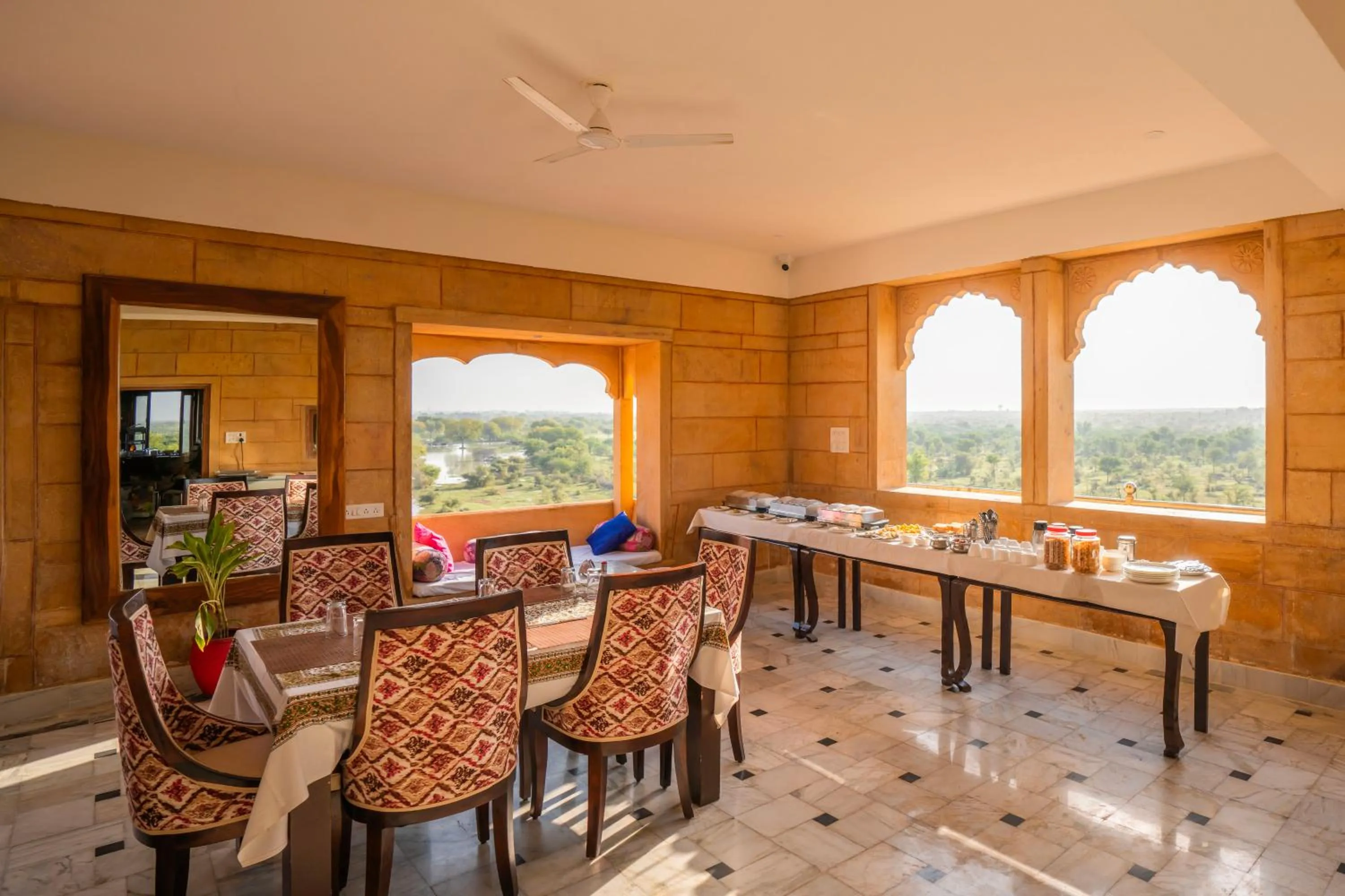 Restaurant/places to eat in Hotel Helsinki House