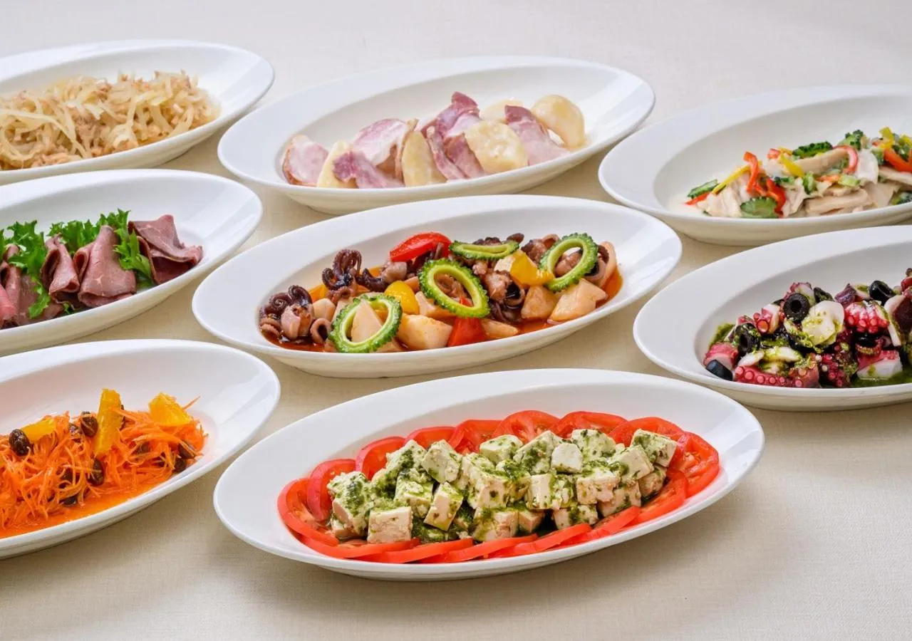 Restaurant/places to eat in Hotel Monterey Okinawa Spa & Resort