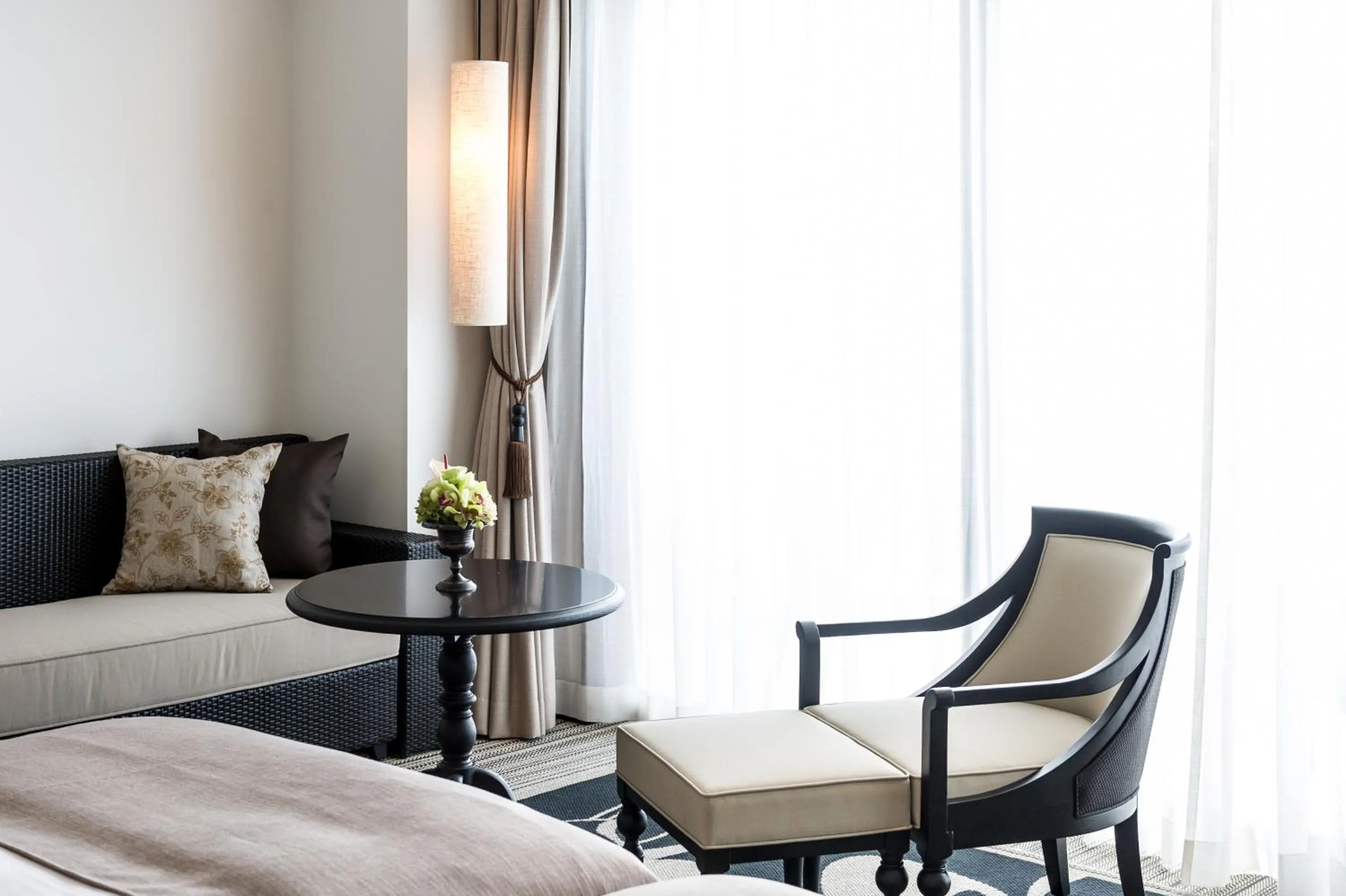 Seating area in Hotel Monterey Okinawa Spa & Resort