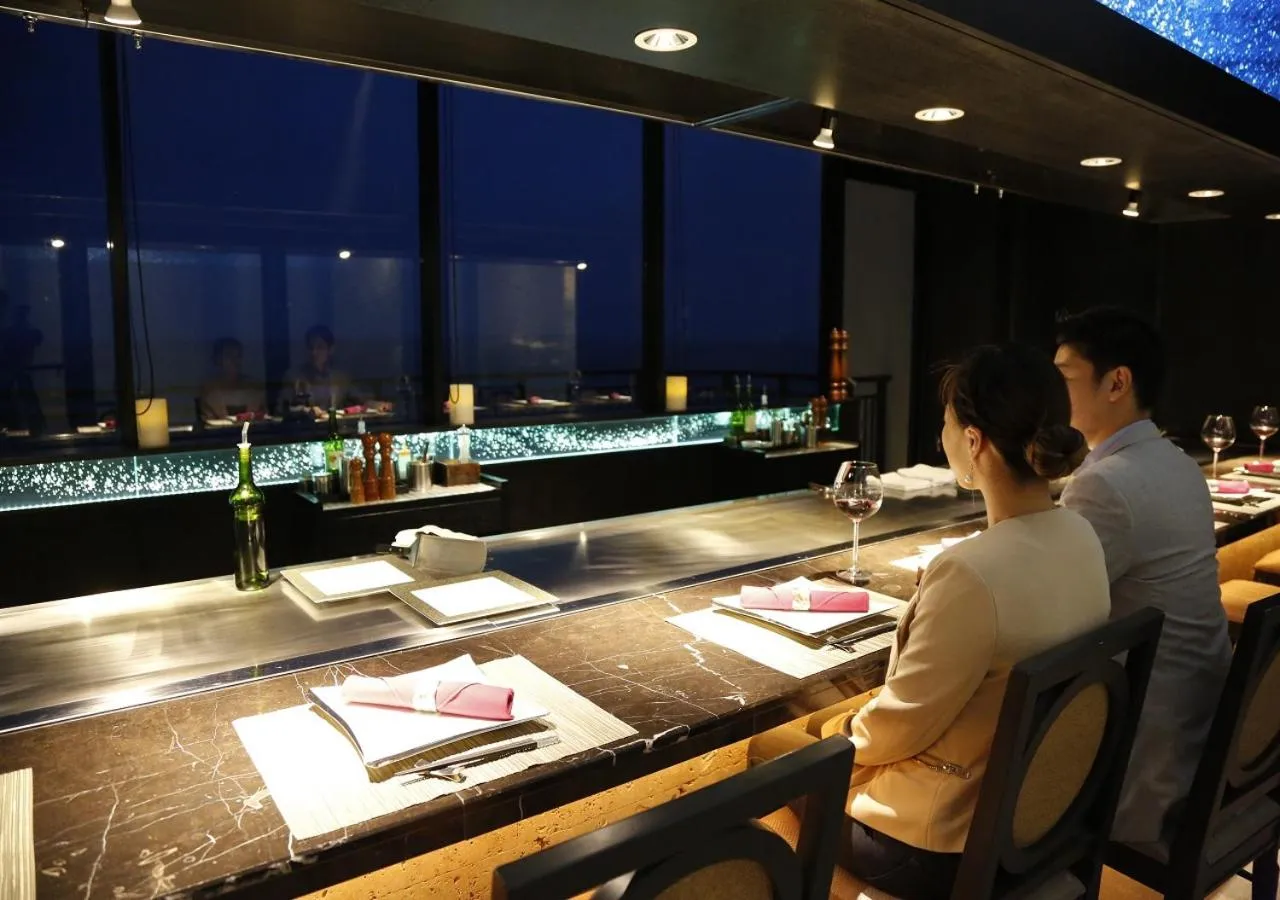 Restaurant/places to eat in Hotel Monterey Okinawa Spa & Resort