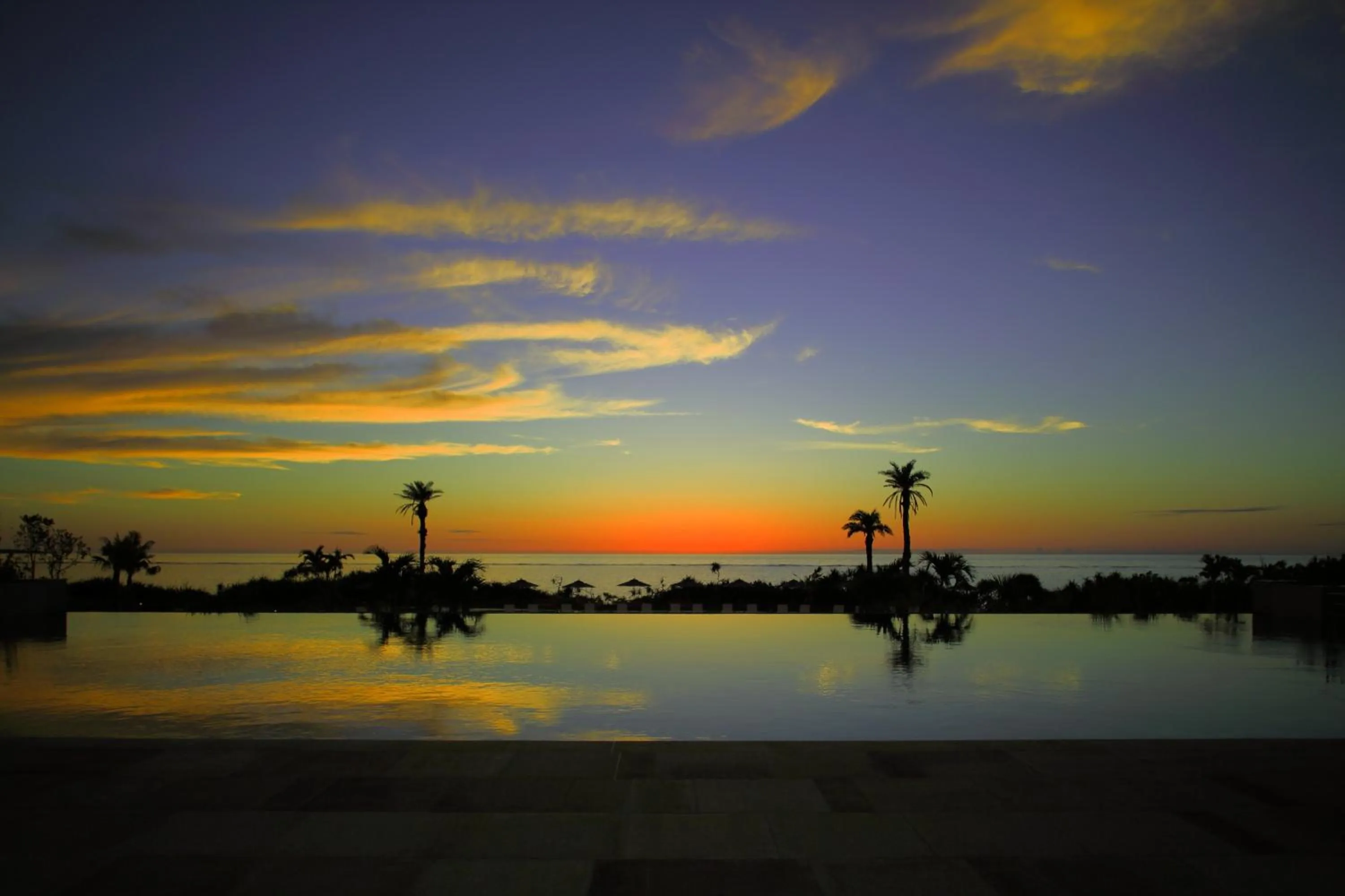 Sunset in Hotel Monterey Okinawa Spa & Resort