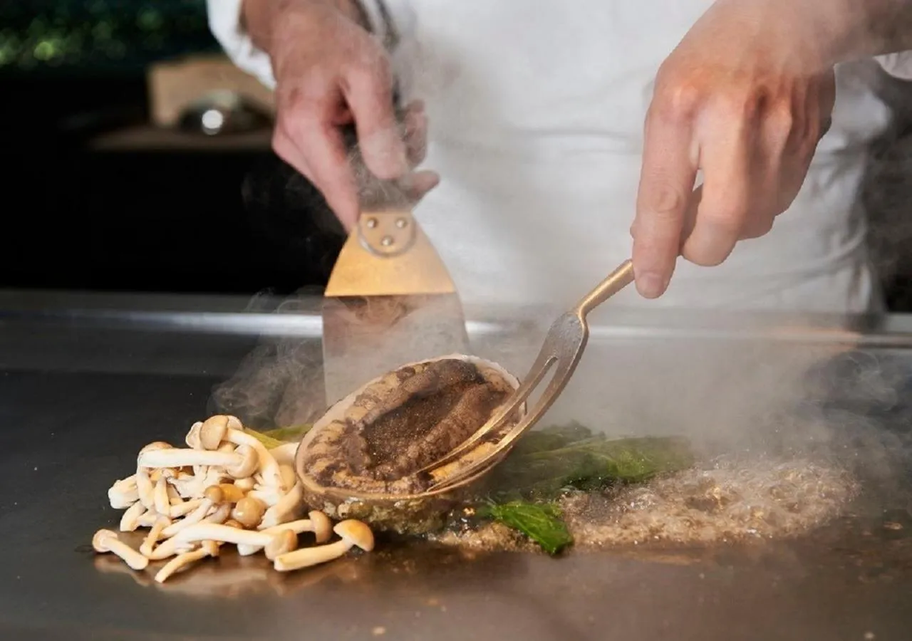 Restaurant/places to eat in Hotel Monterey Okinawa Spa & Resort