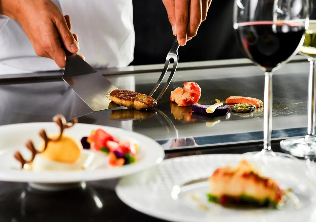 Restaurant/places to eat in Hotel Monterey Okinawa Spa & Resort