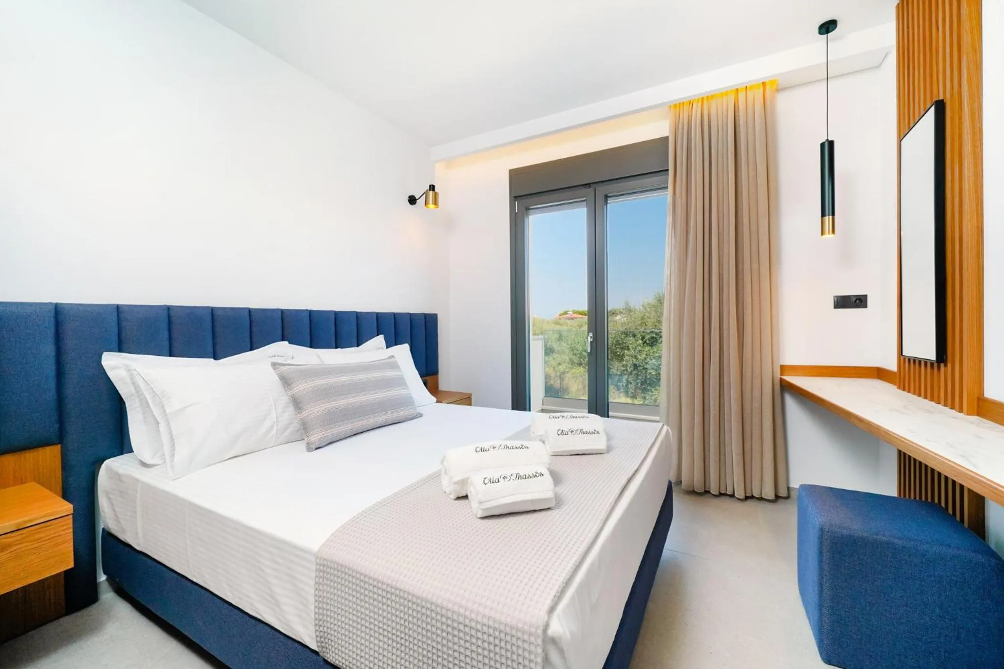Bed in Olia Thassos - Luxury Apartments