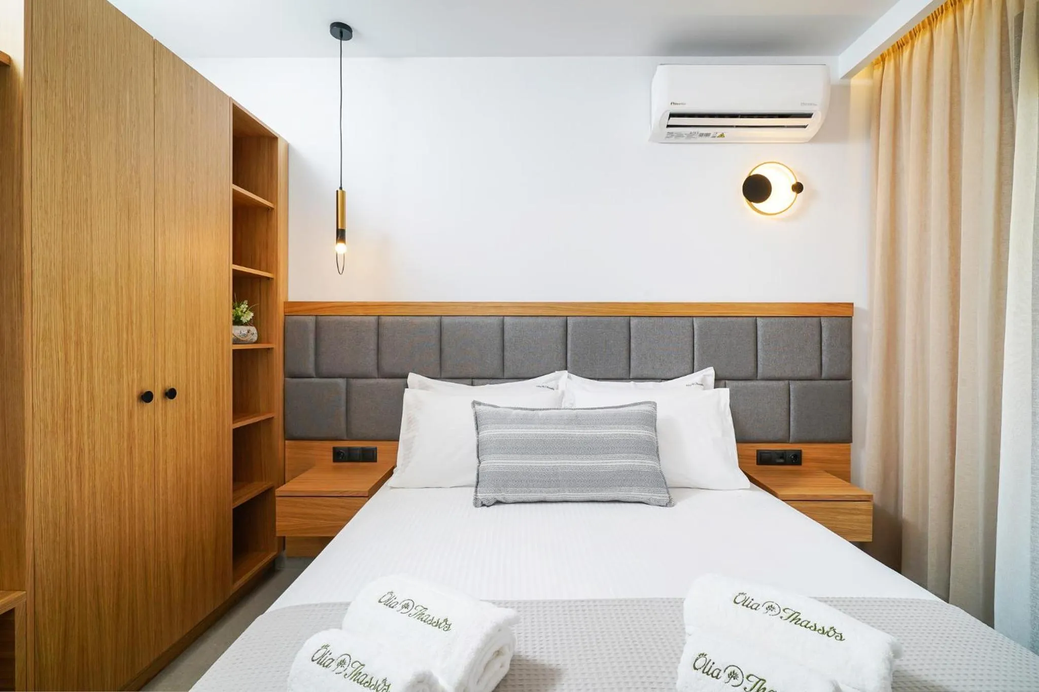 Bed in Olia Thassos - Luxury Apartments