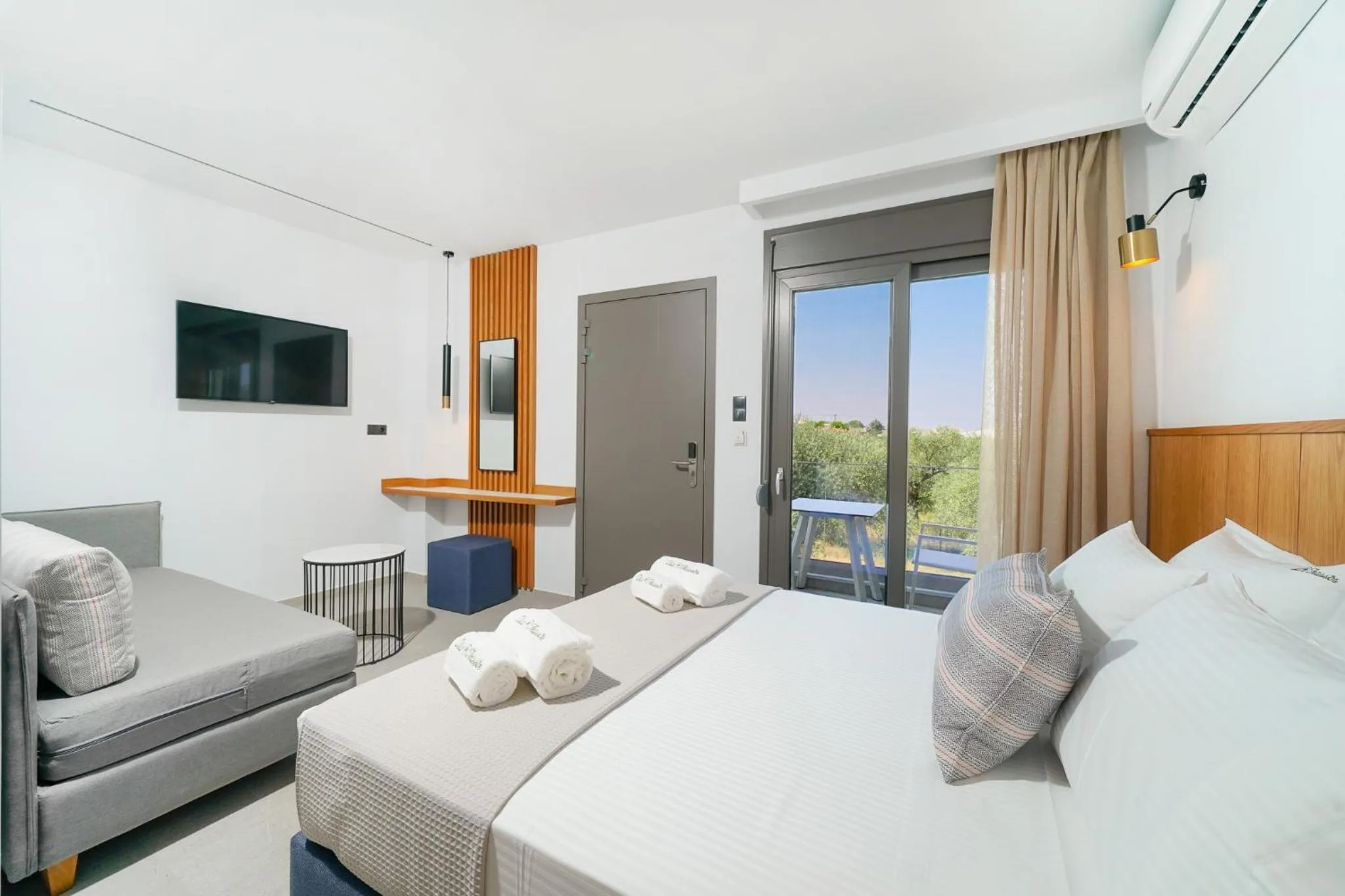 Bed in Olia Thassos - Luxury Apartments