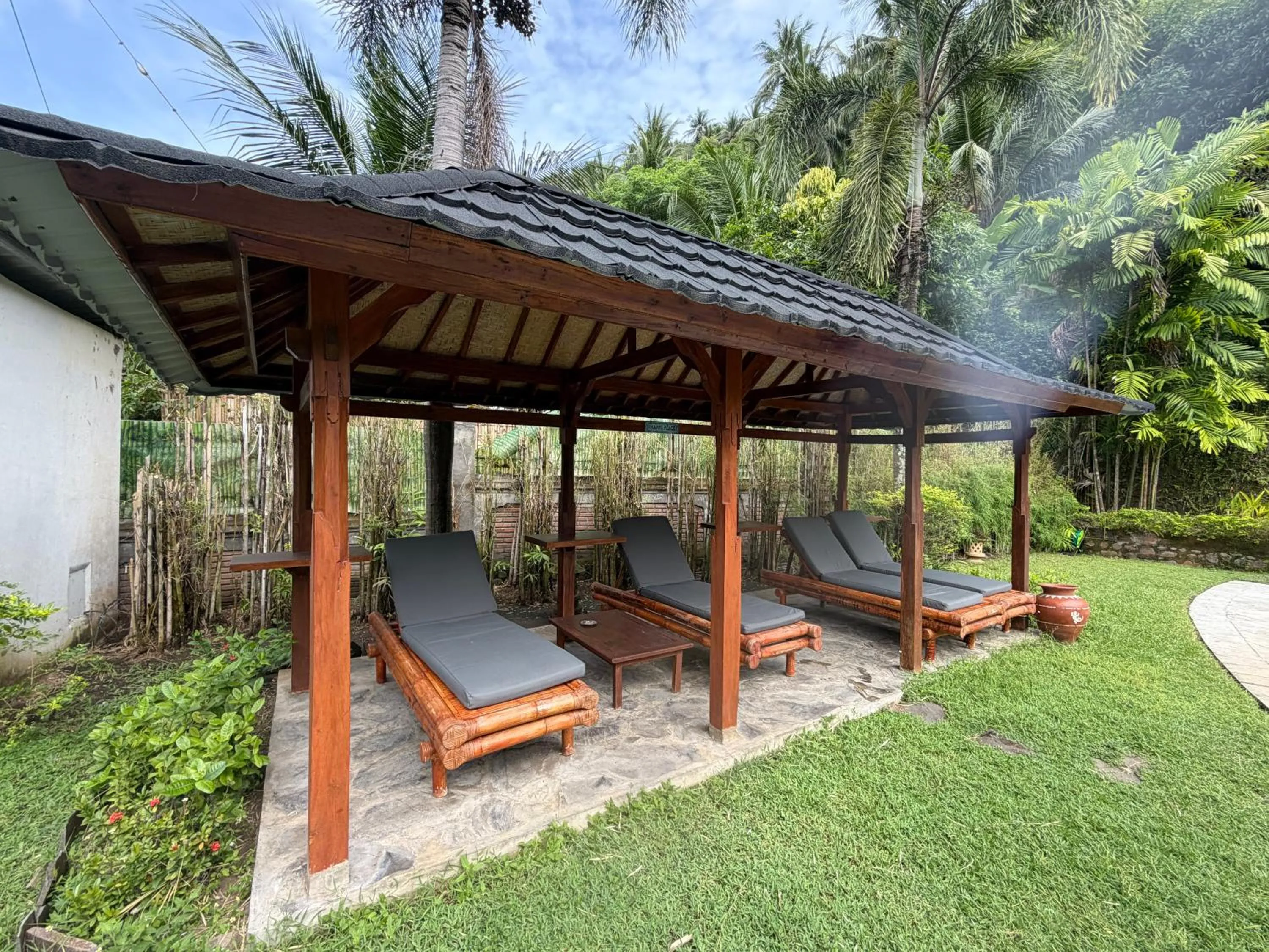 Garden view in Sunset Villa