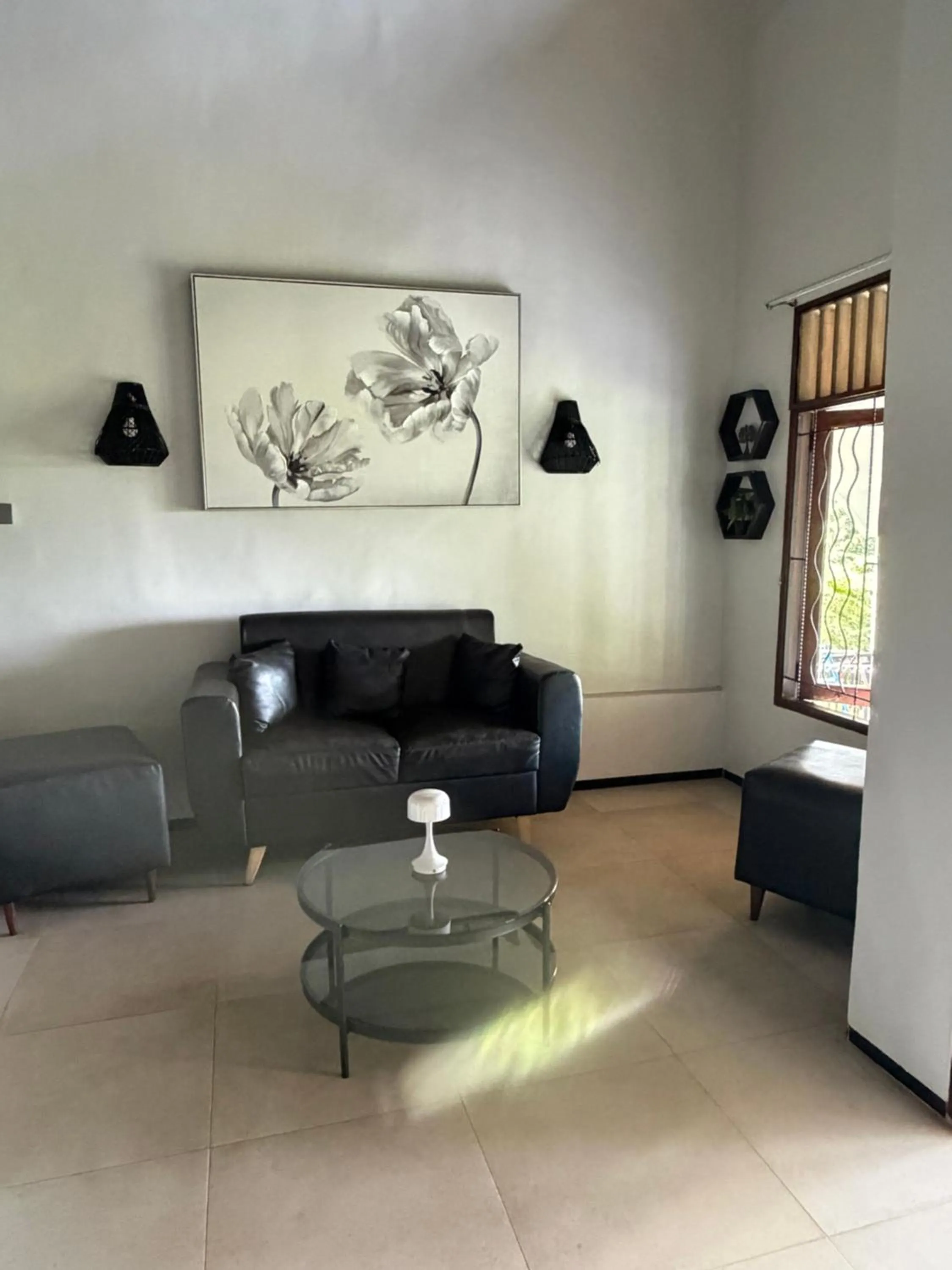 Seating area in Sunset Villa