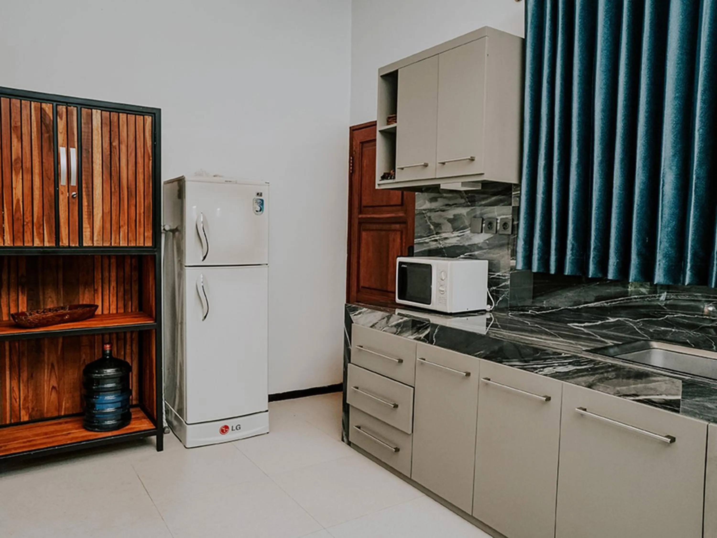 Property building in Sunset Villa