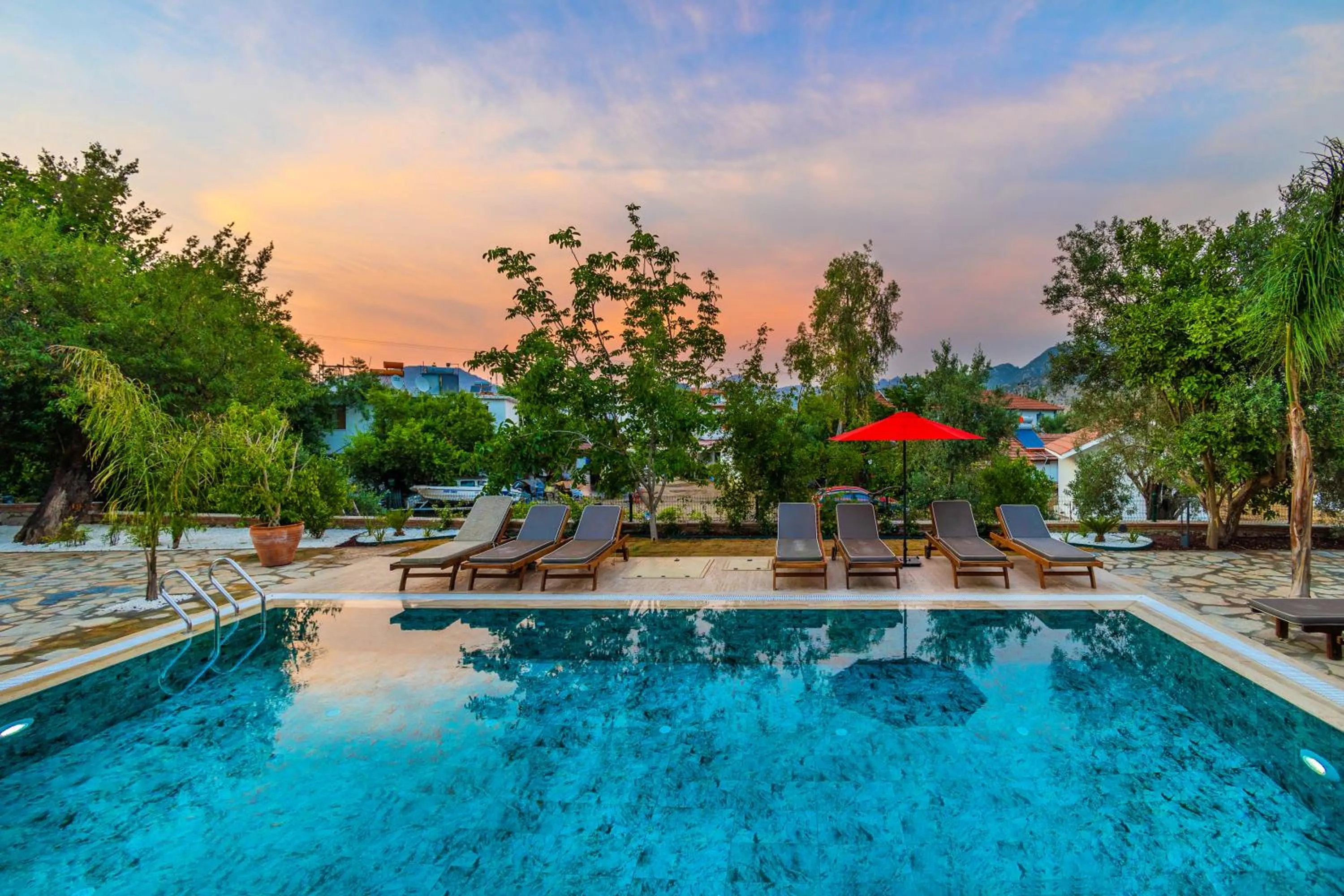 Swimming pool in Elizya Boutique Hotel