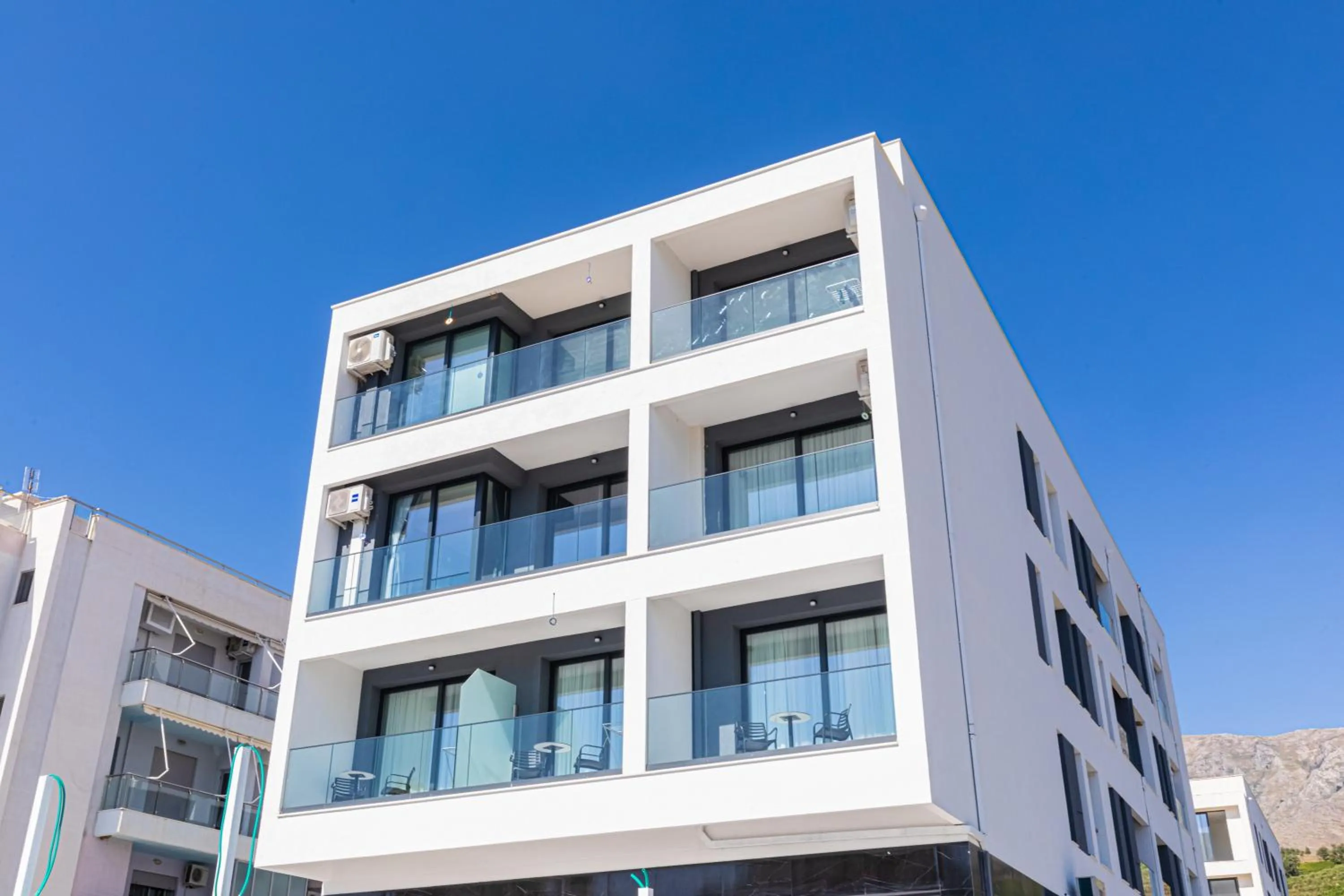 Property building in B&B Champagne, Vlore Bay