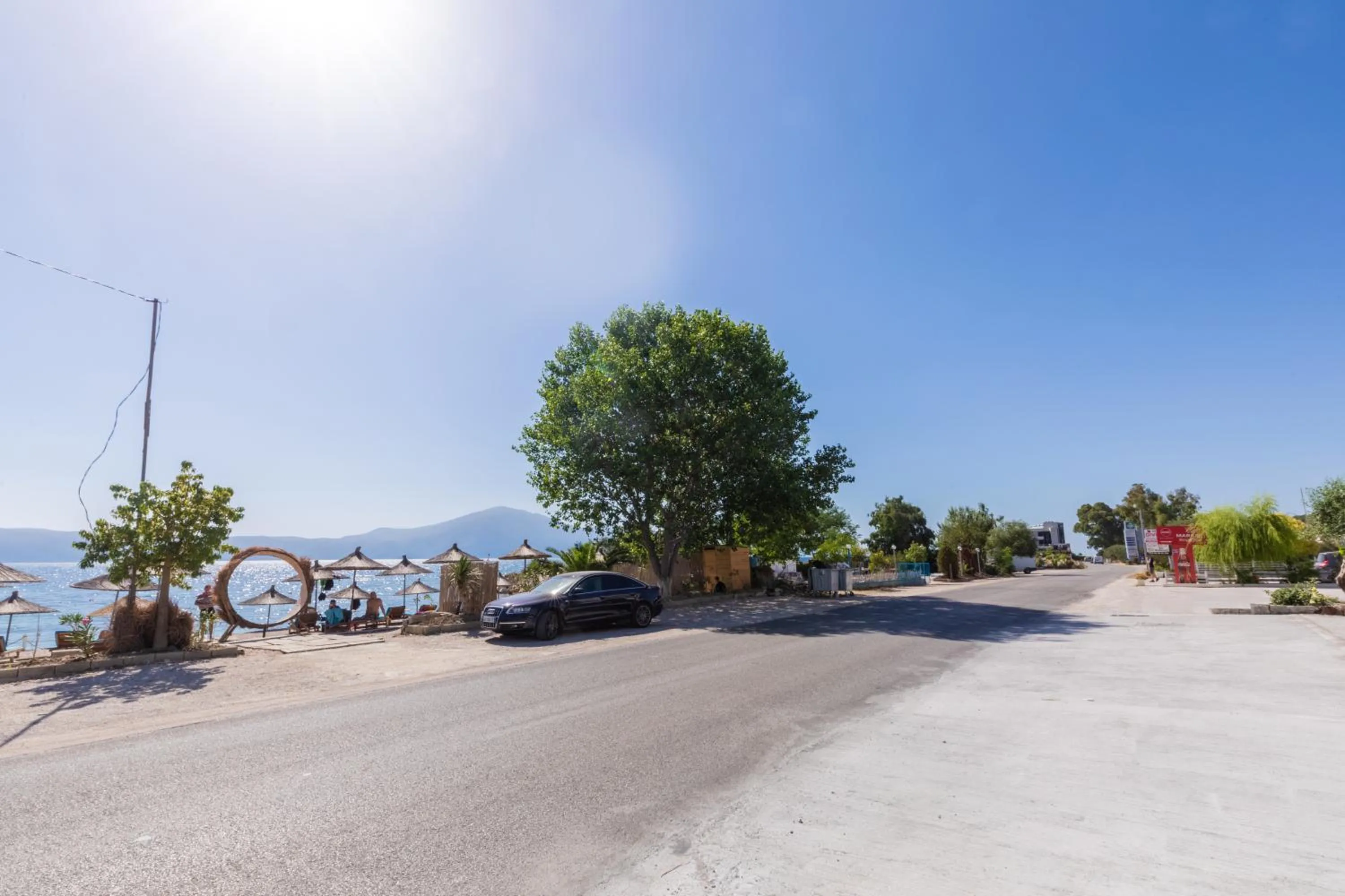 Parking in B&B Champagne, Vlore Bay