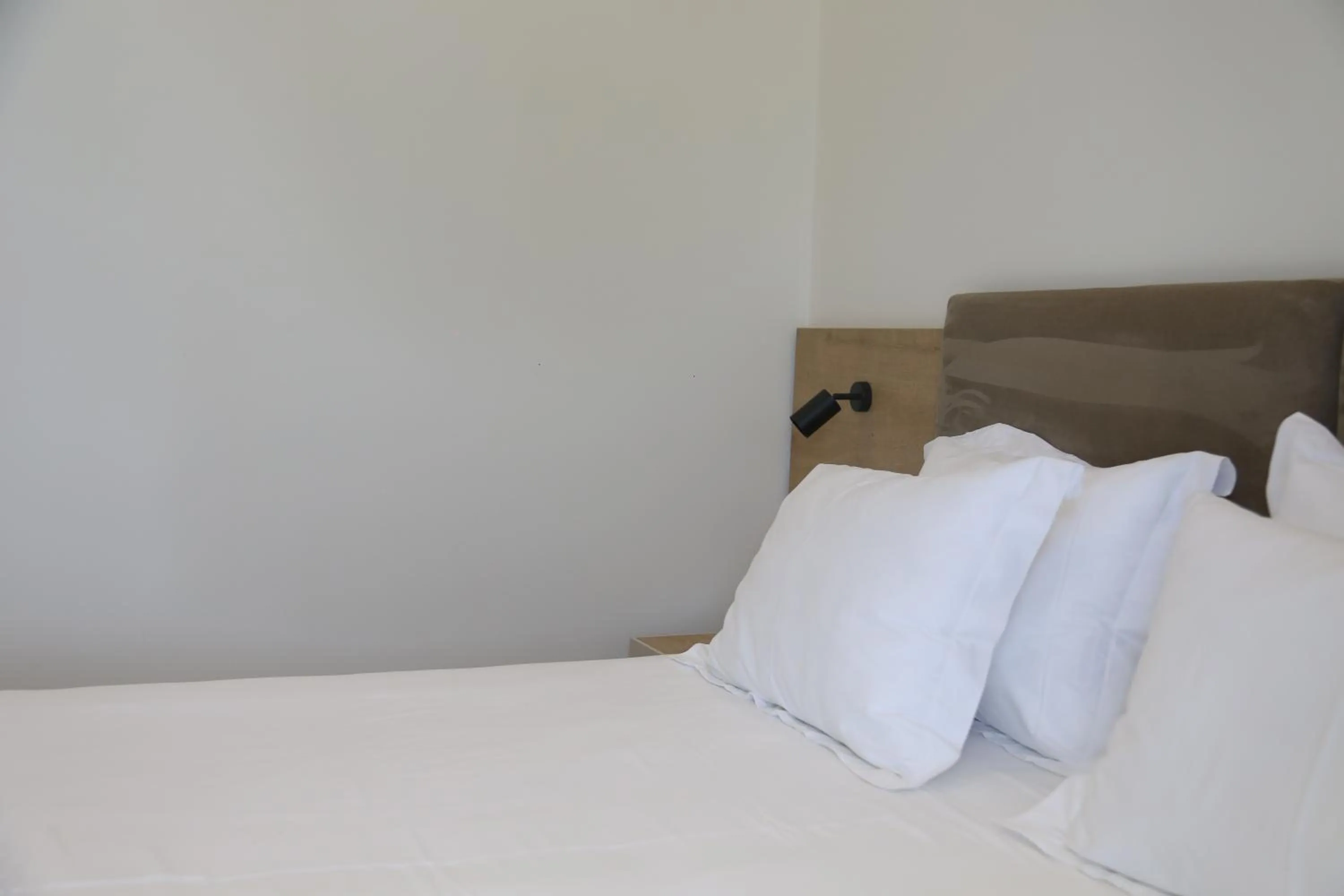 Bed in B&B Champagne, Vlore Bay