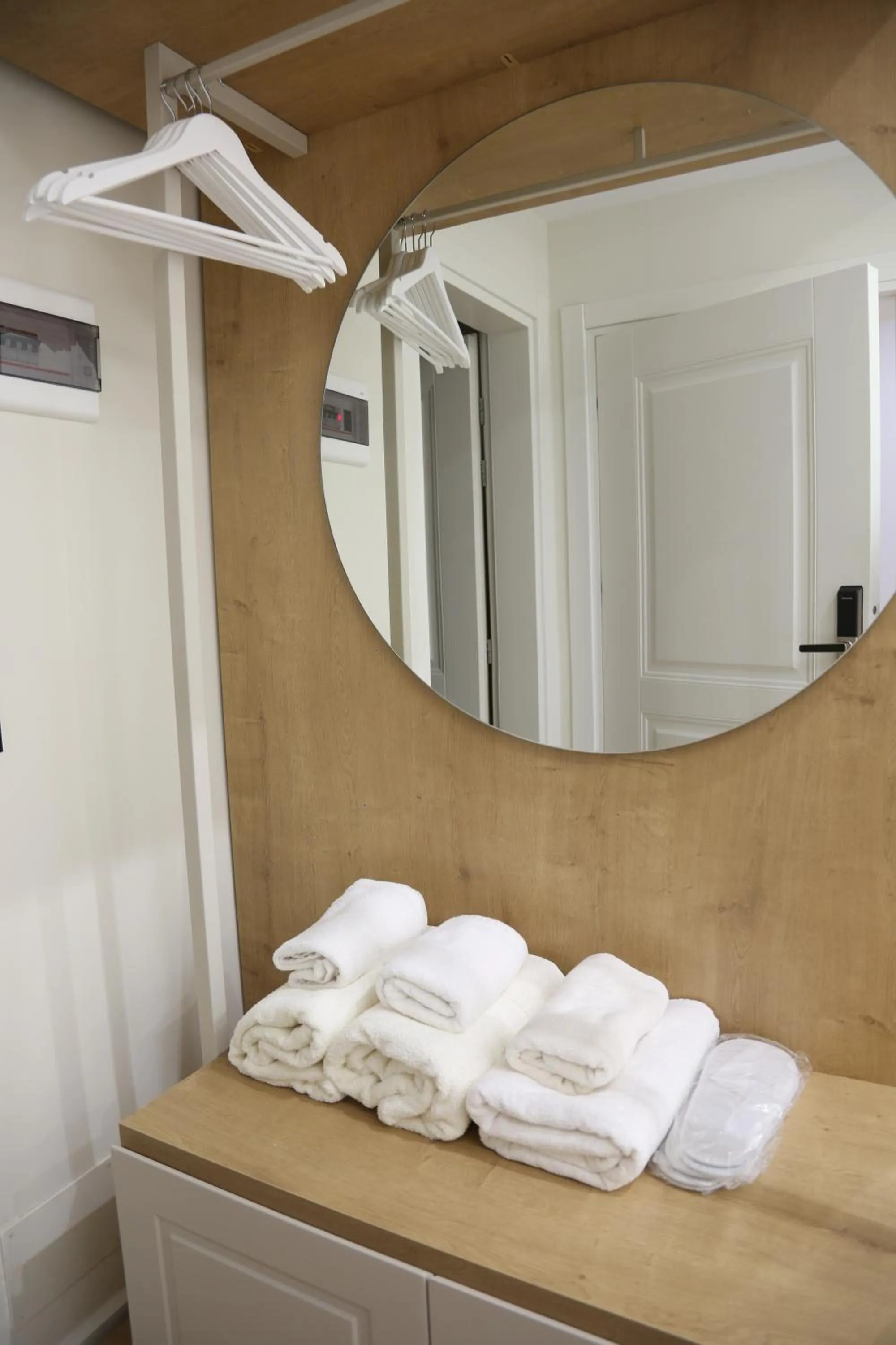 Photo of the whole room in B&B Champagne, Vlore Bay