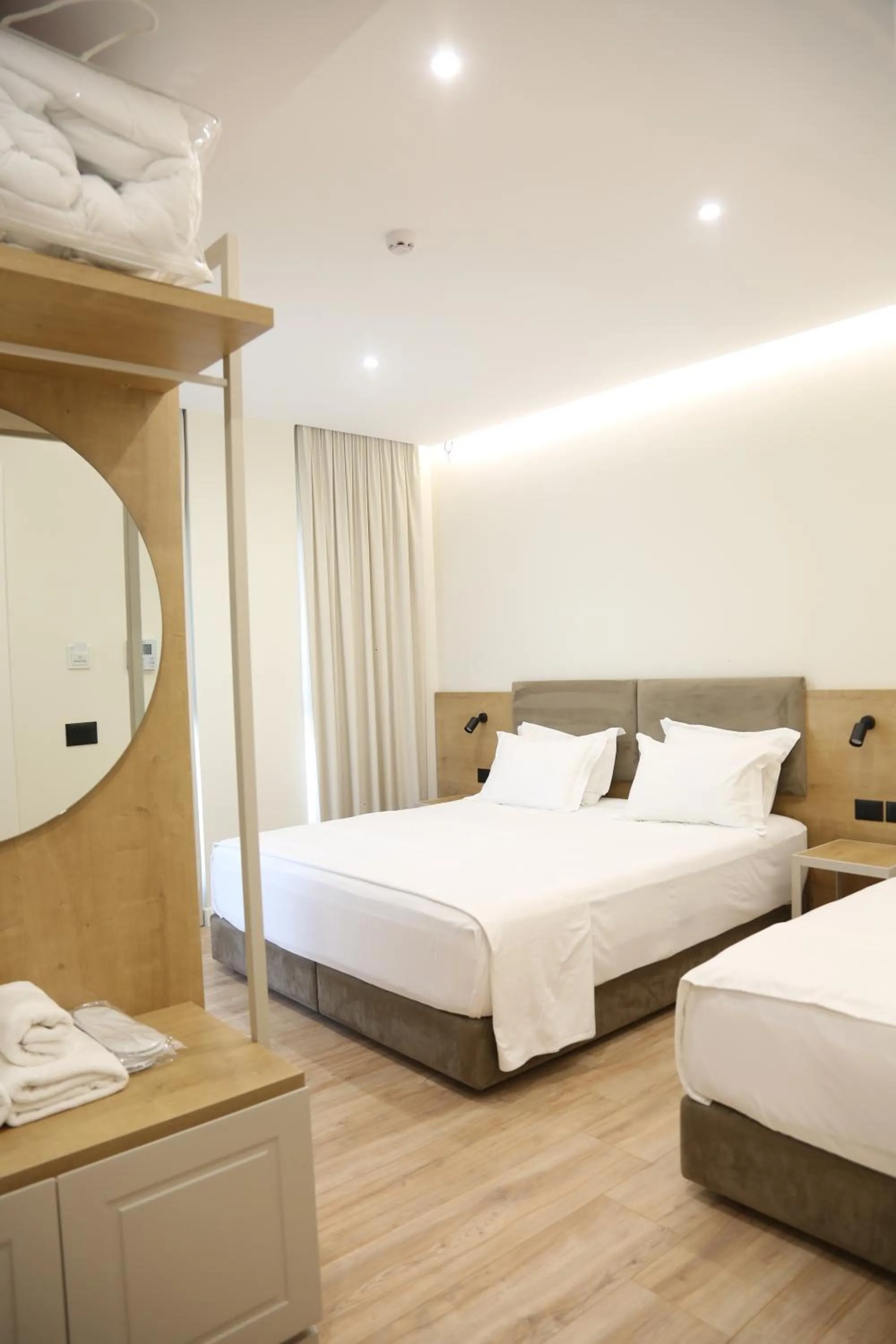 Bed in B&B Champagne, Vlore Bay