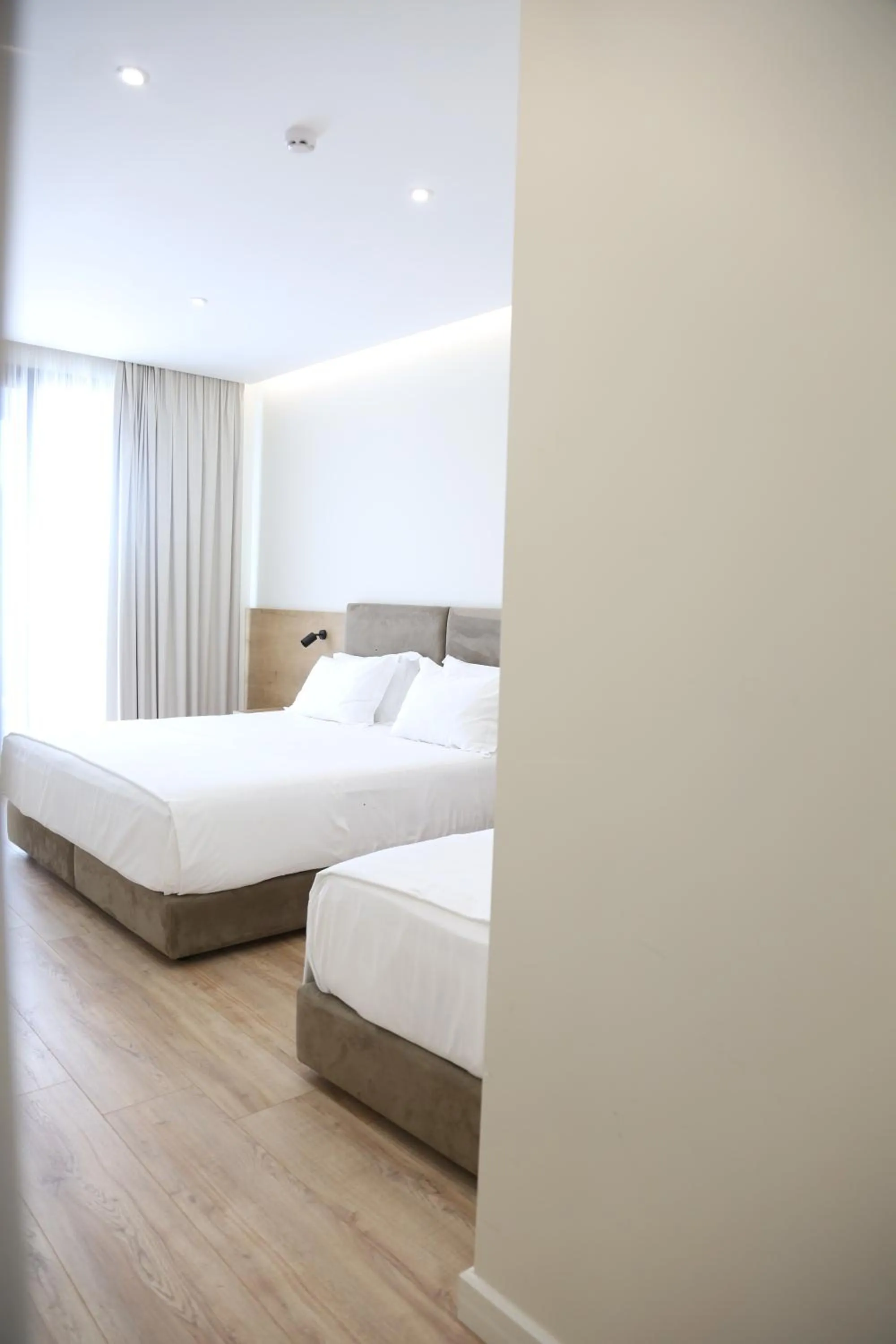 Bed in B&B Champagne, Vlore Bay