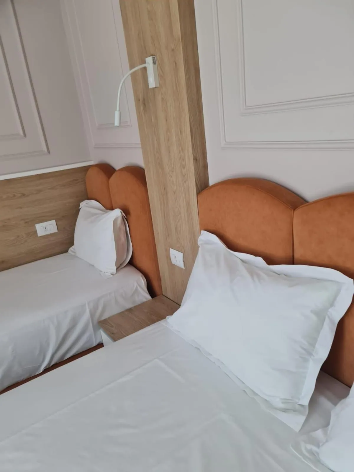 Bed in B&B Champagne, Vlore Bay