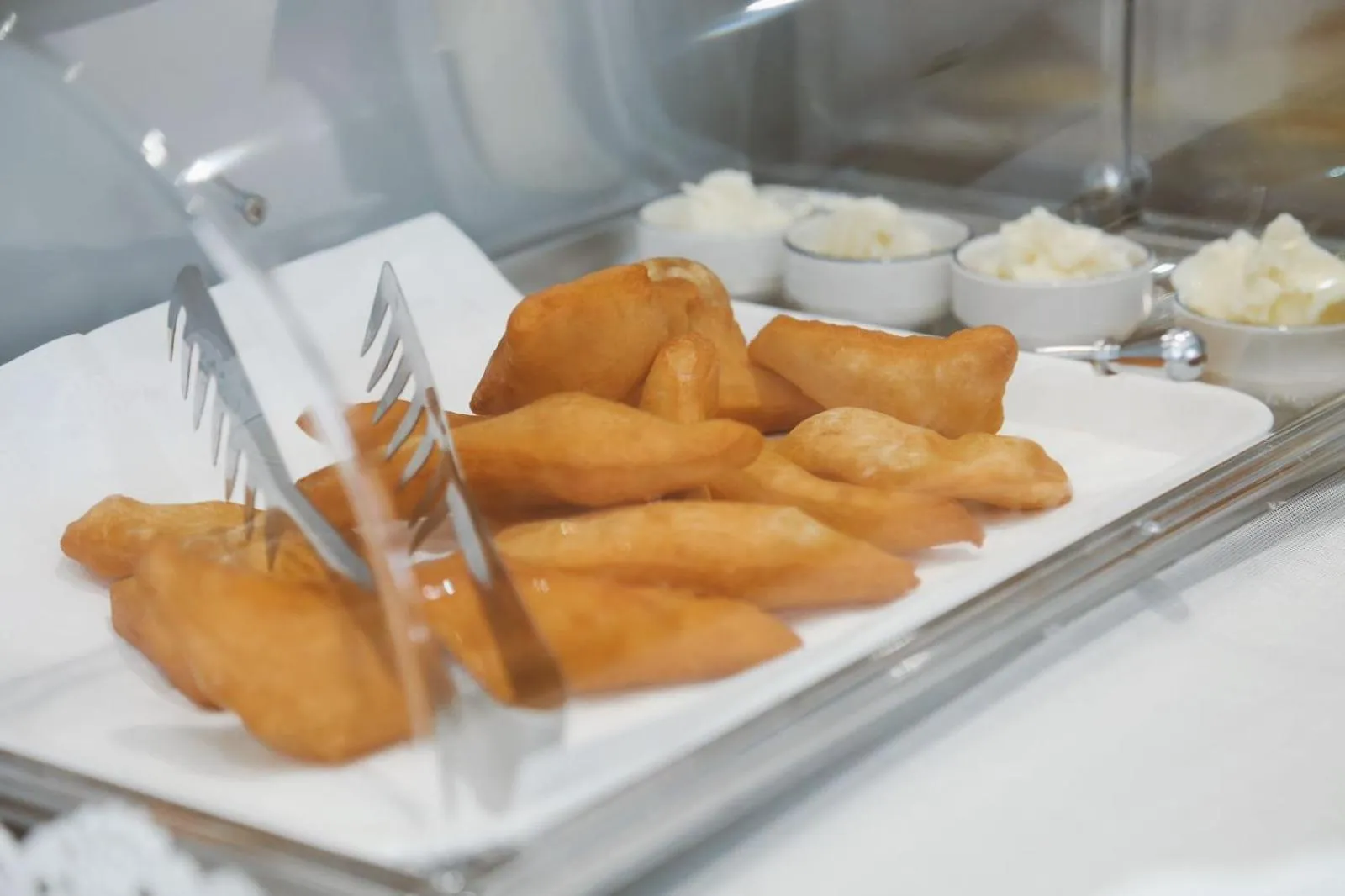 Buffet breakfast in B&B Champagne, Vlore Bay