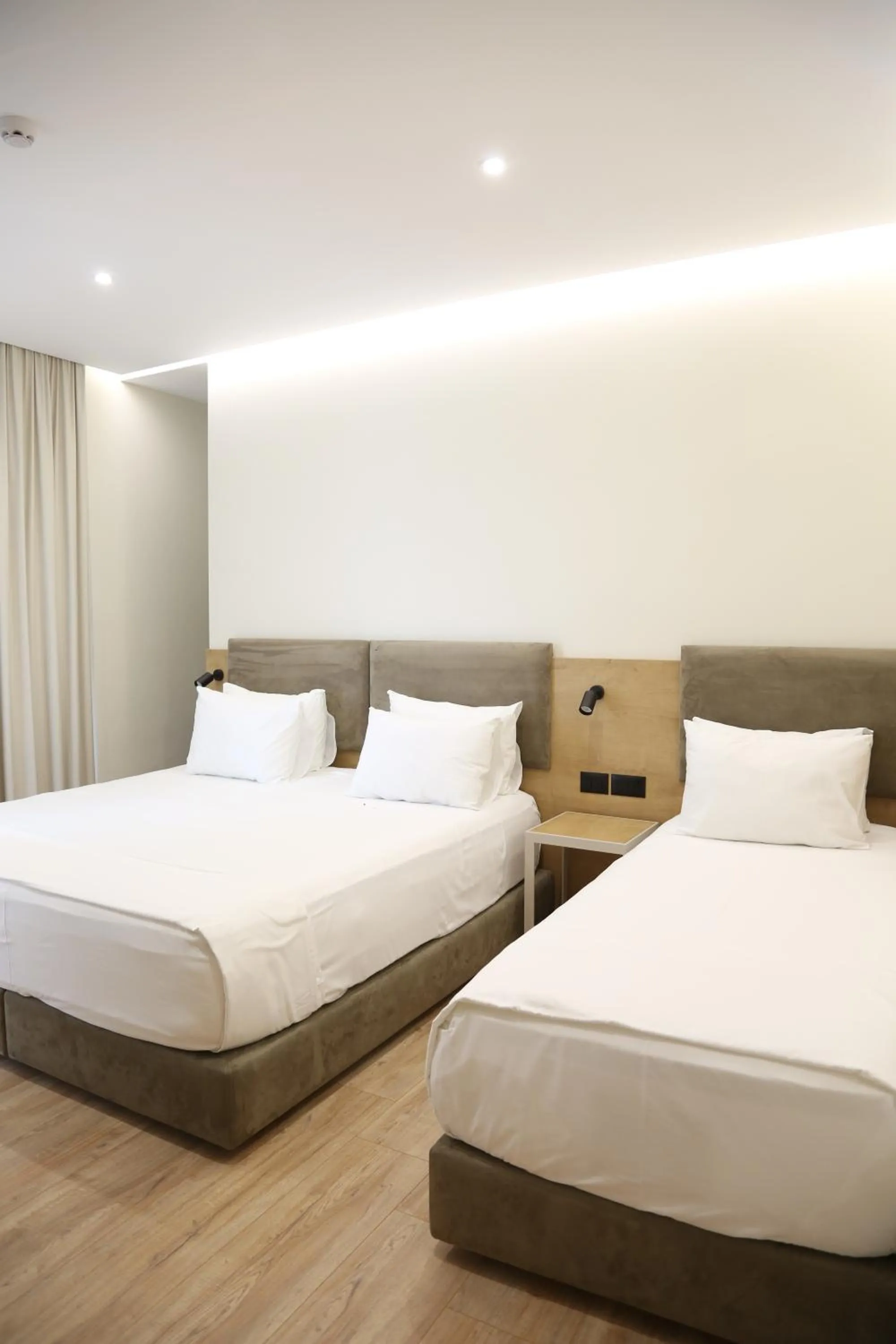 Photo of the whole room, Bed in B&B Champagne, Vlore Bay