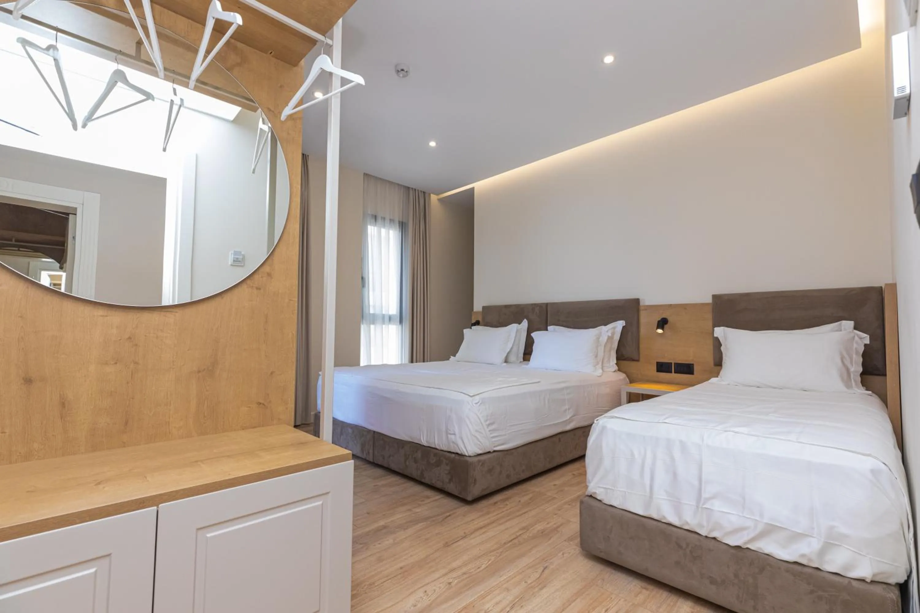 Bed in B&B Champagne, Vlore Bay