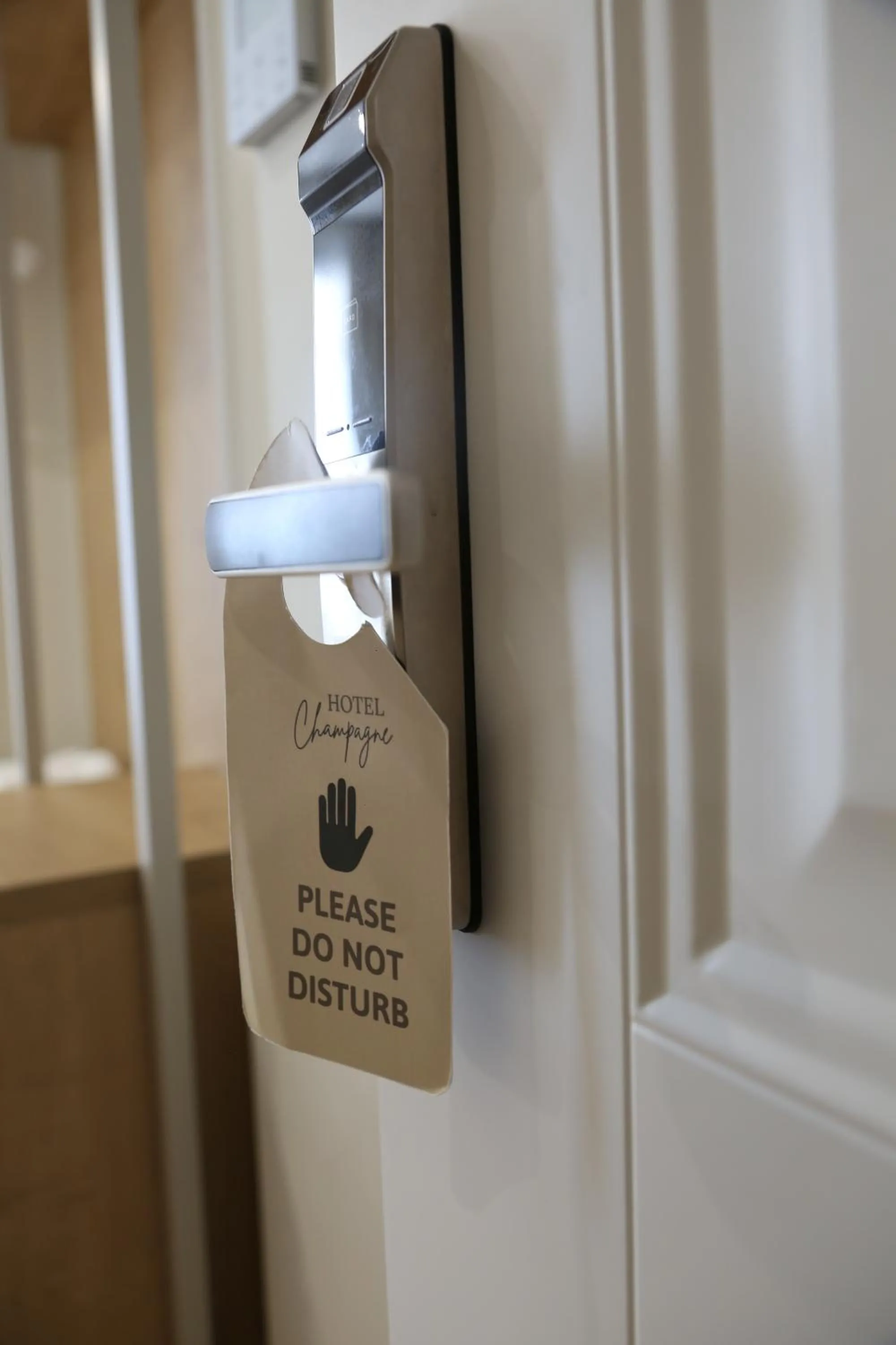 Facade/entrance in B&B Champagne, Vlore Bay