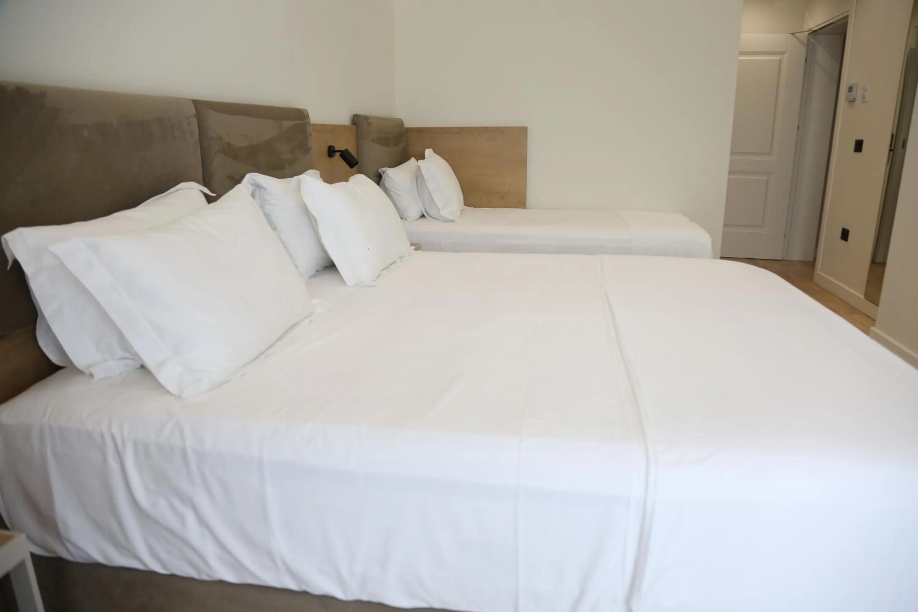 Photo of the whole room, Bed in B&B Champagne, Vlore Bay