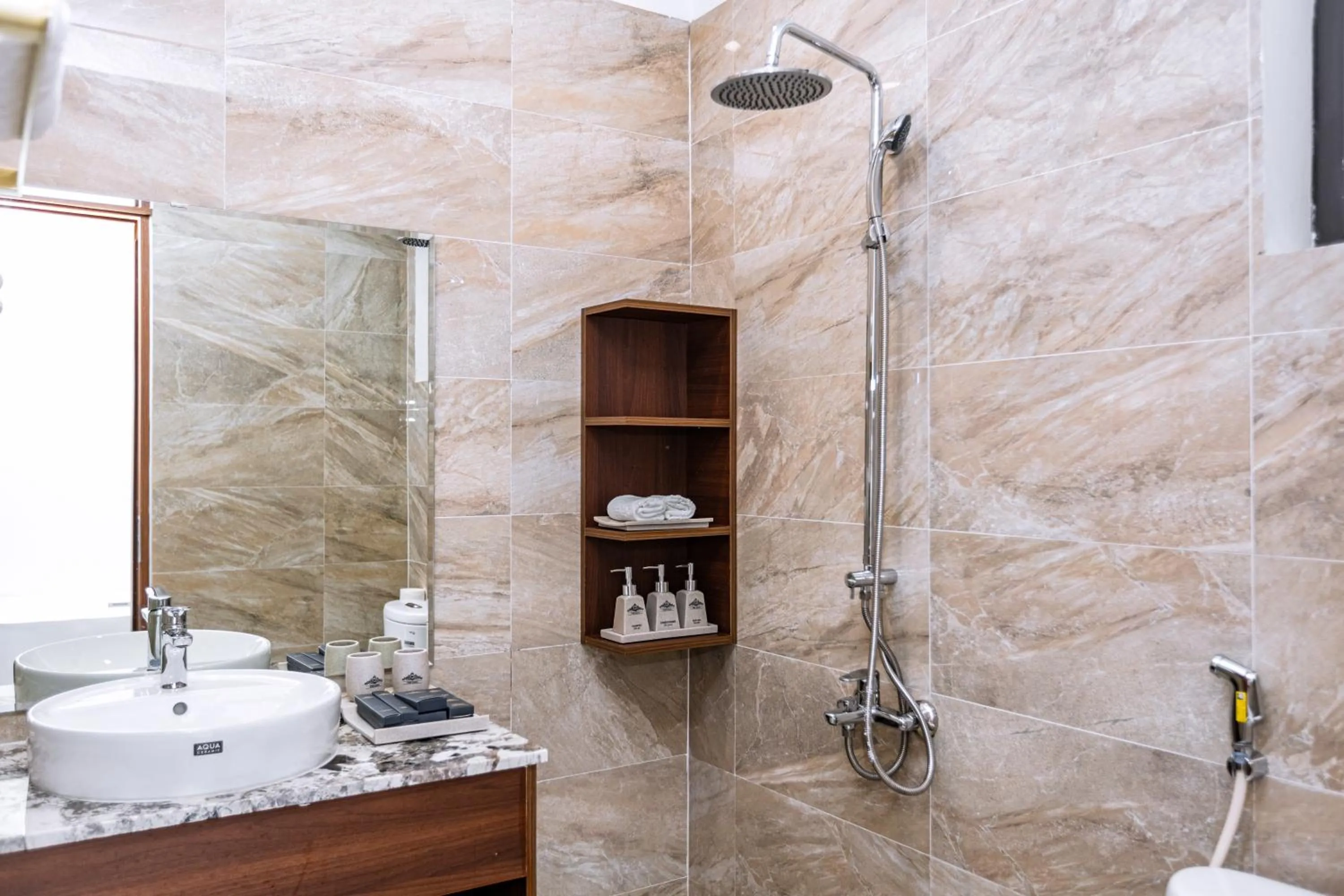 Toilet in The King Hotel - Condotel Thai Nguyen