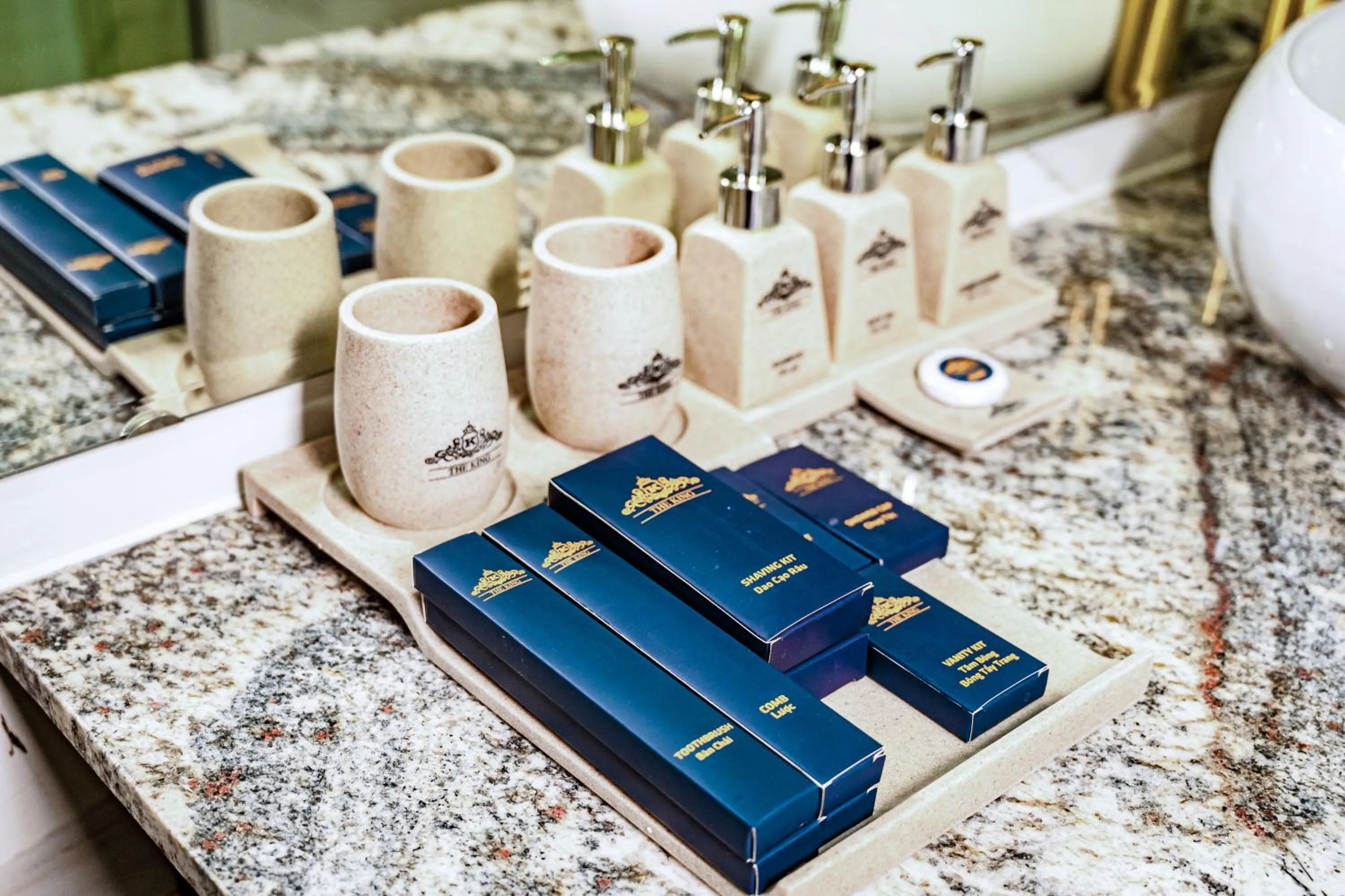 Shower in The King Hotel - Condotel Thai Nguyen