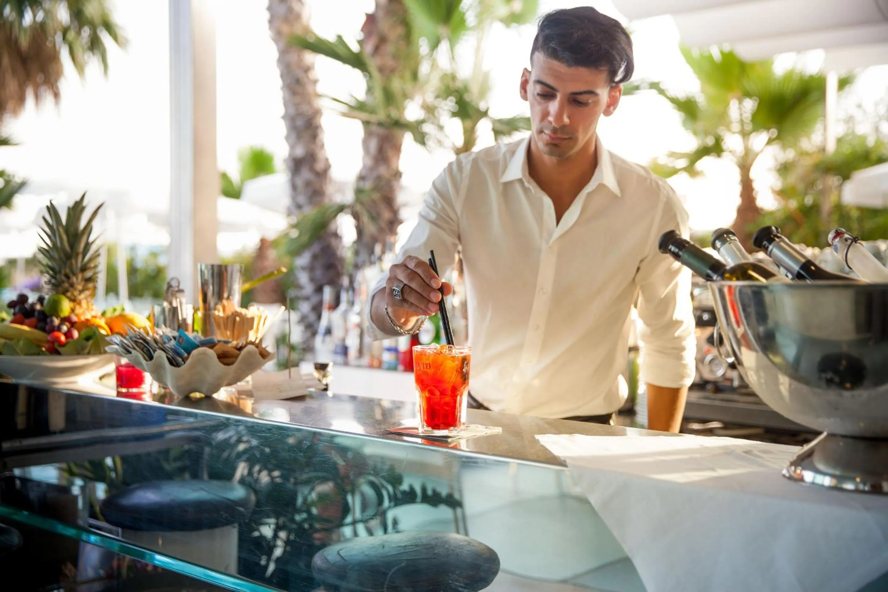 Lounge or bar in Hotel Caravelle Thalasso & Wellness