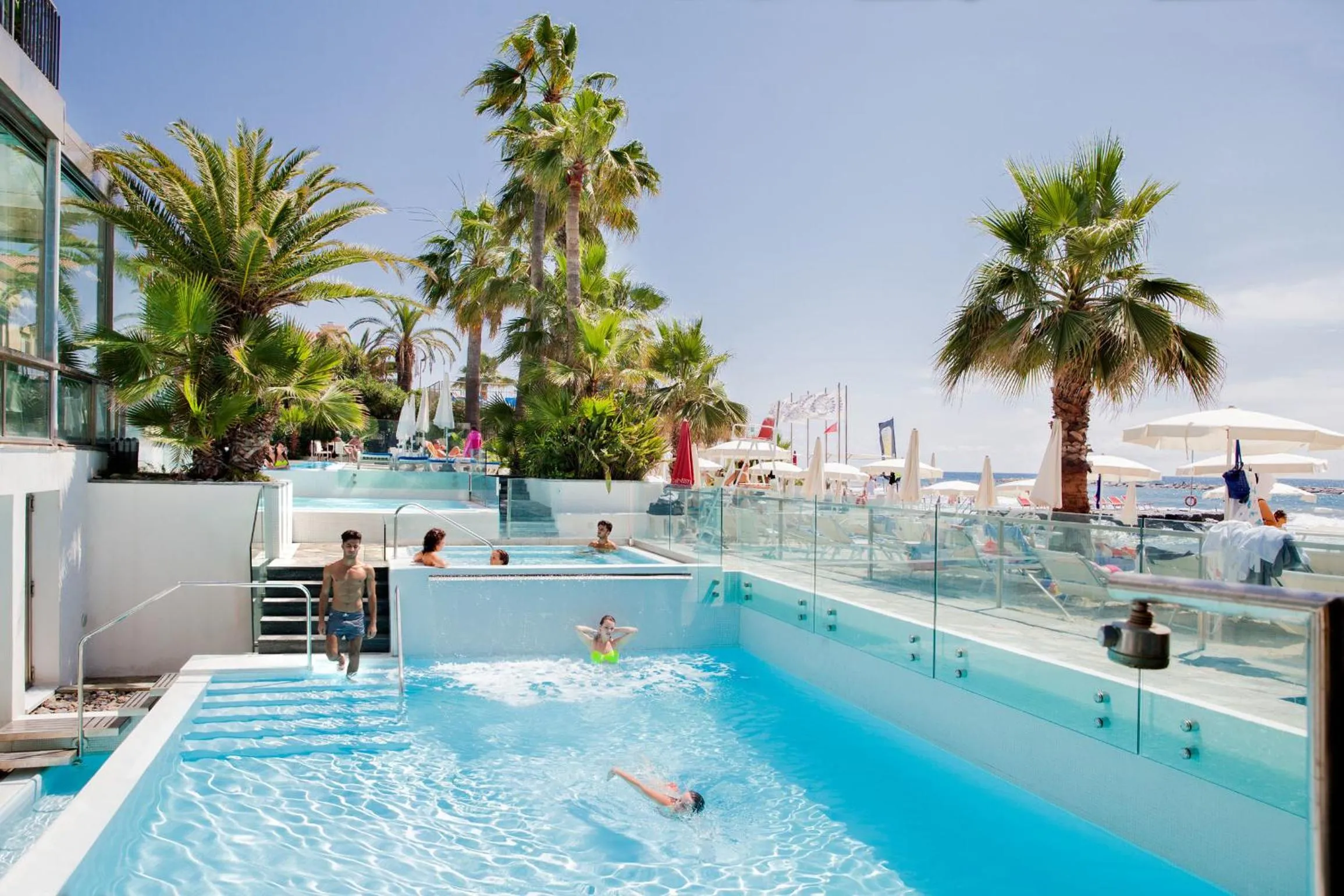 Hot Tub in Hotel Caravelle Thalasso & Wellness