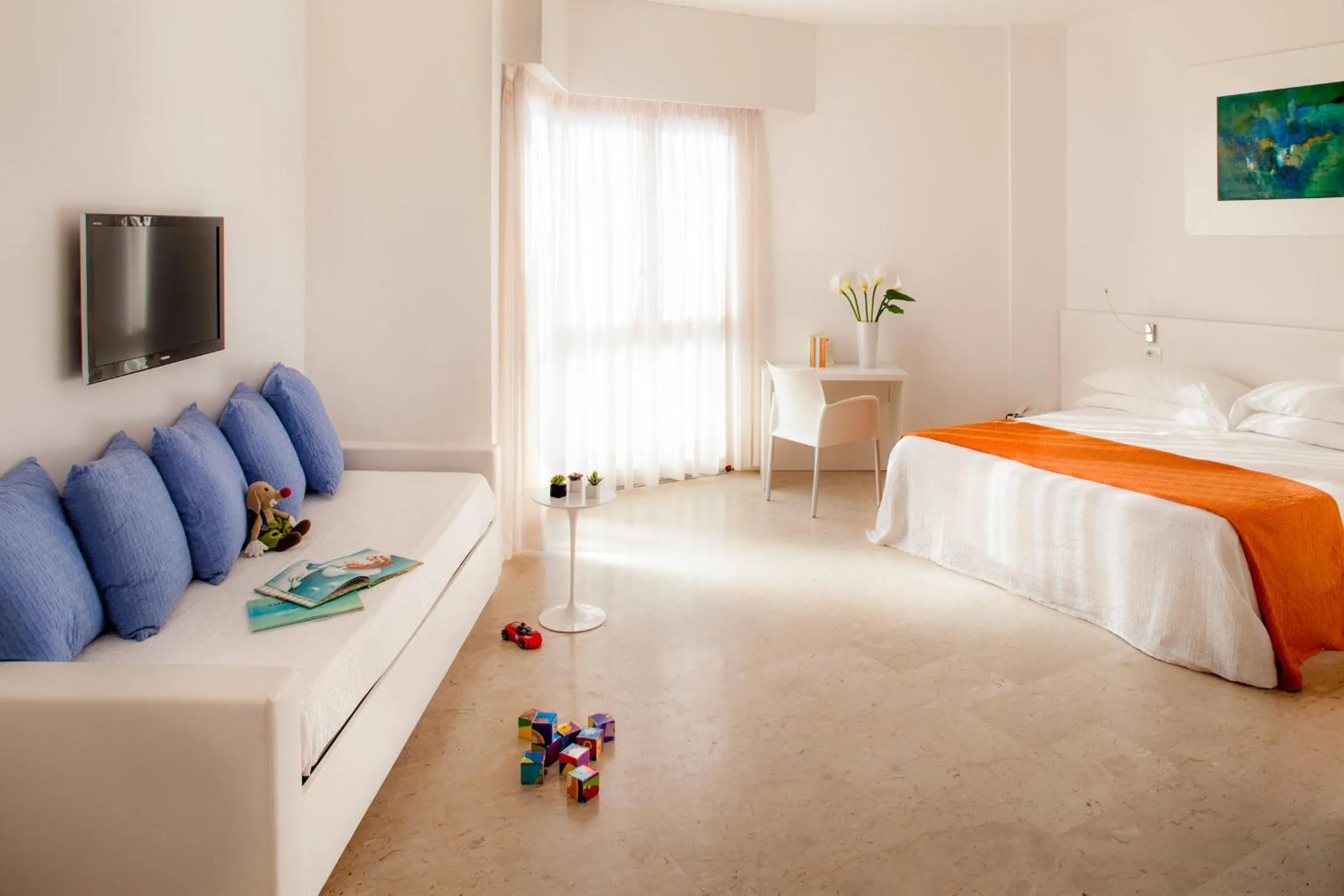 Bedroom in Hotel Caravelle Thalasso & Wellness