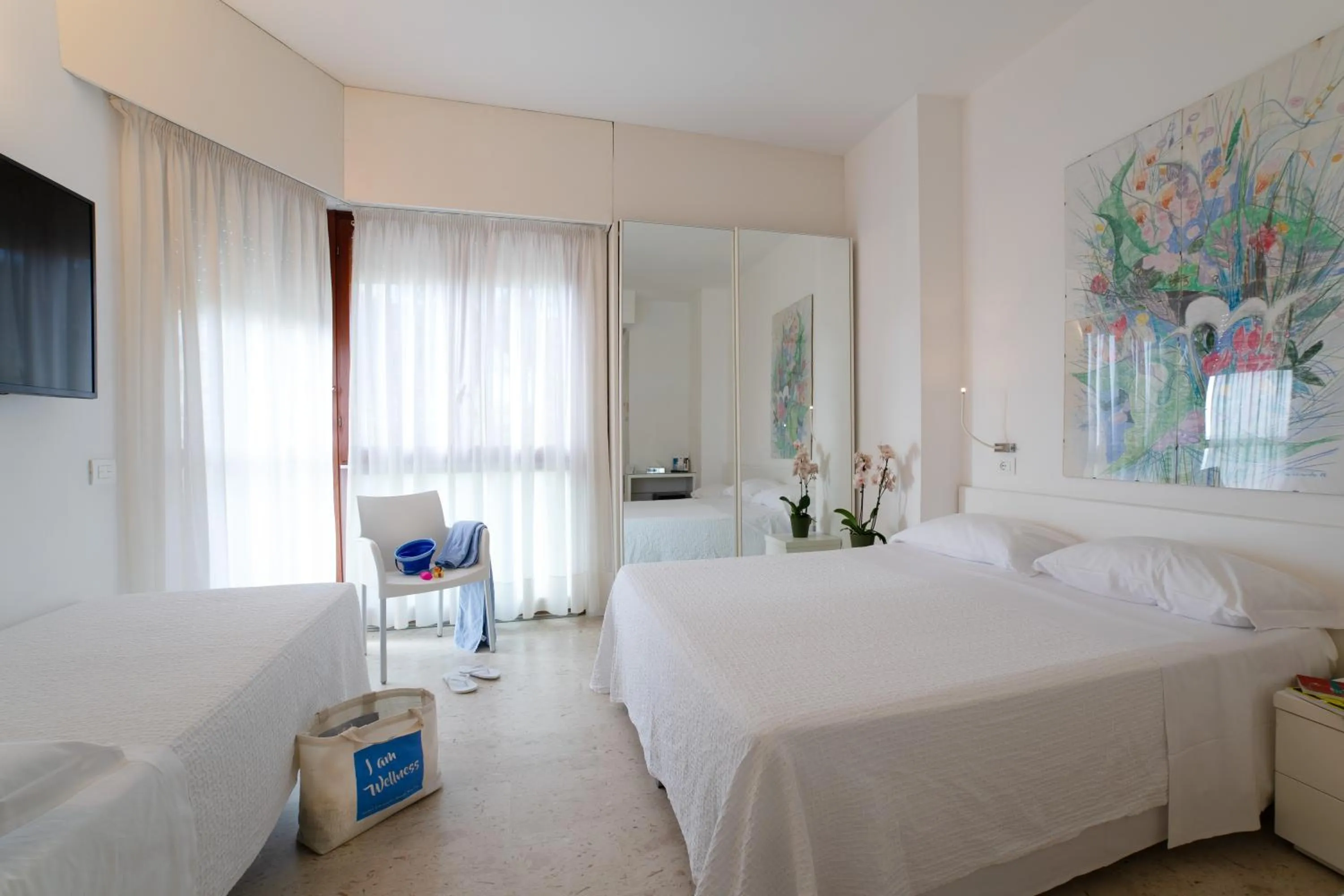 Bedroom, Bed in Hotel Caravelle Thalasso & Wellness