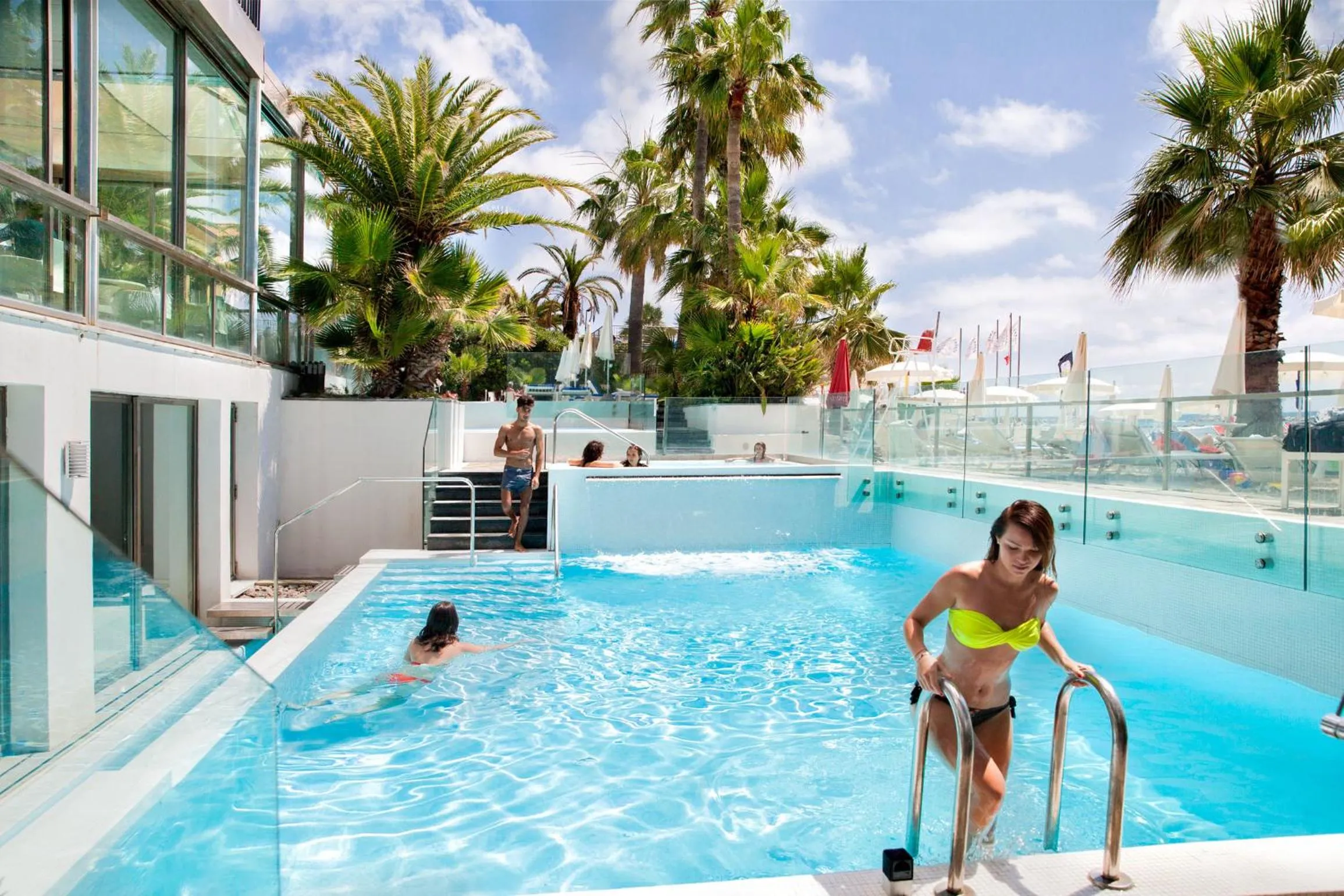 Hot Tub in Hotel Caravelle Thalasso & Wellness