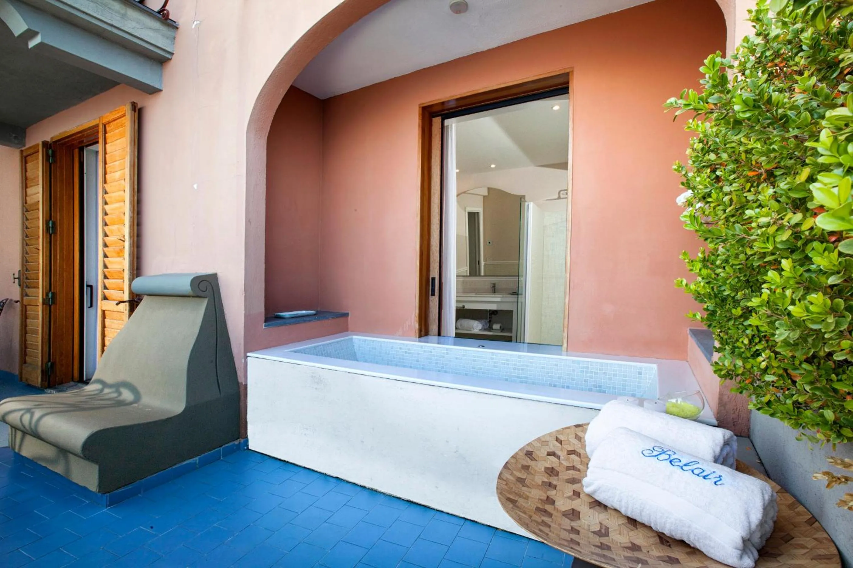 Hot Tub in Hotel Belair