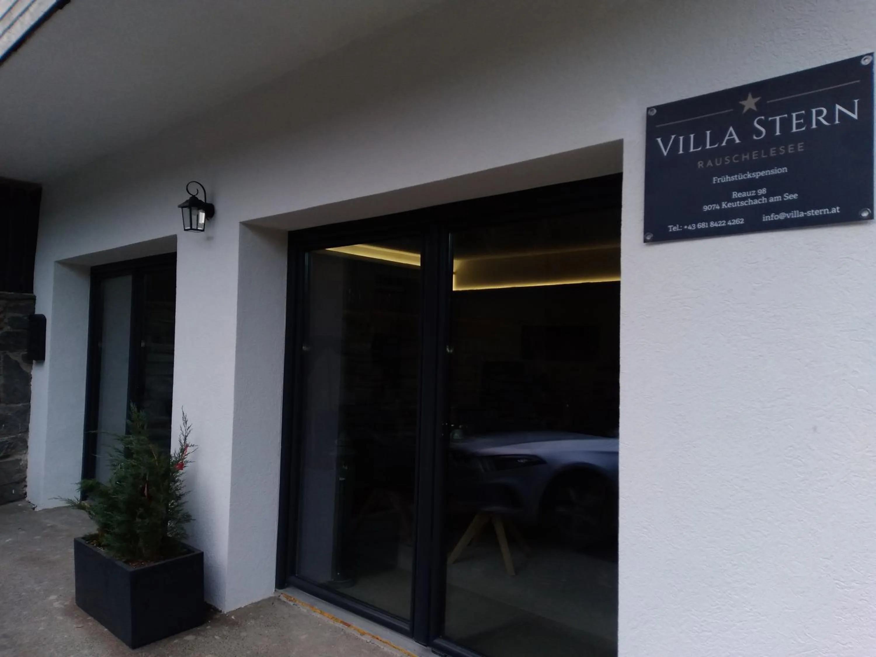 Street view in Villa-Stern