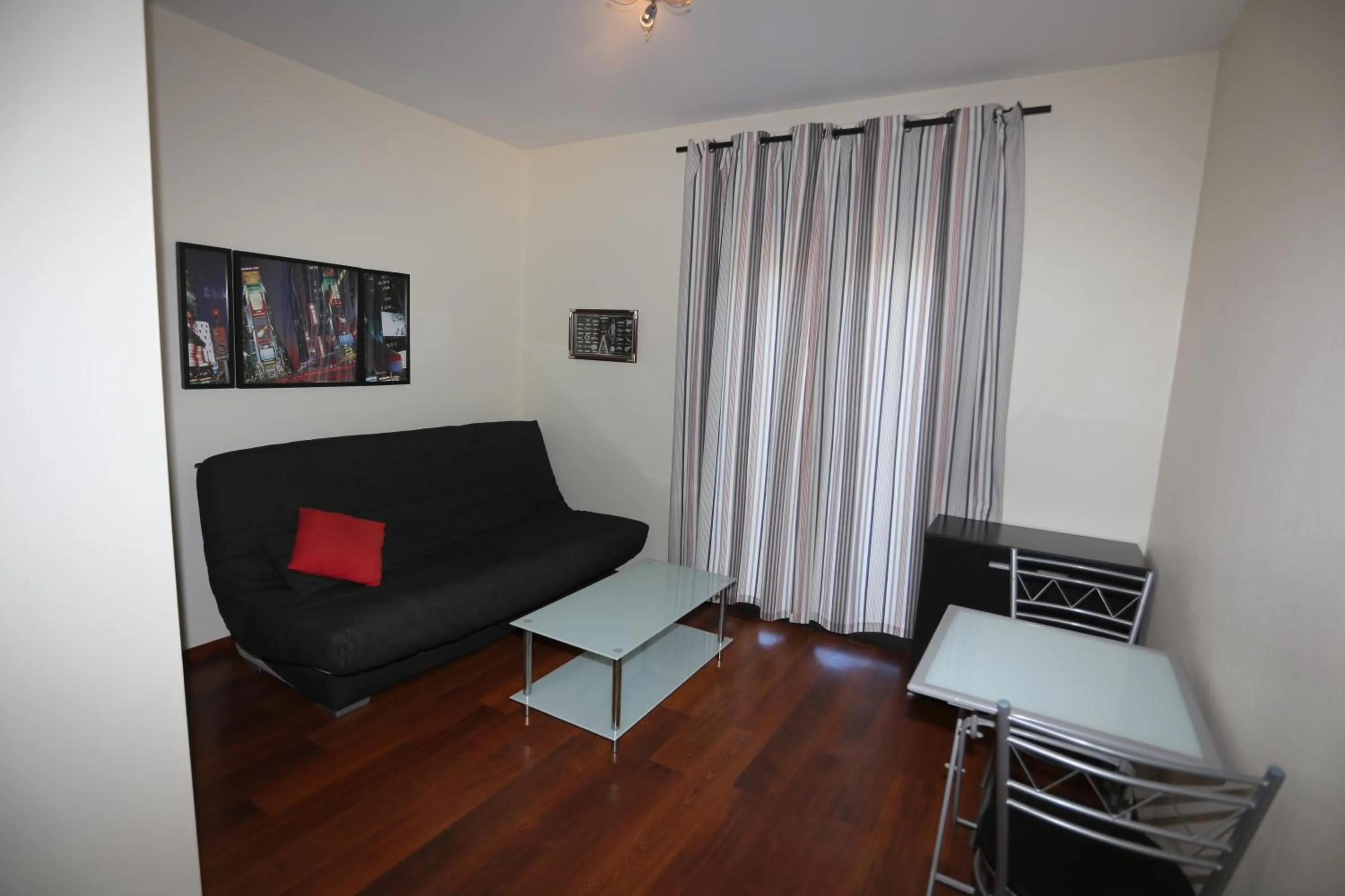 Dining area in O'Sullivans Bar and Hotel