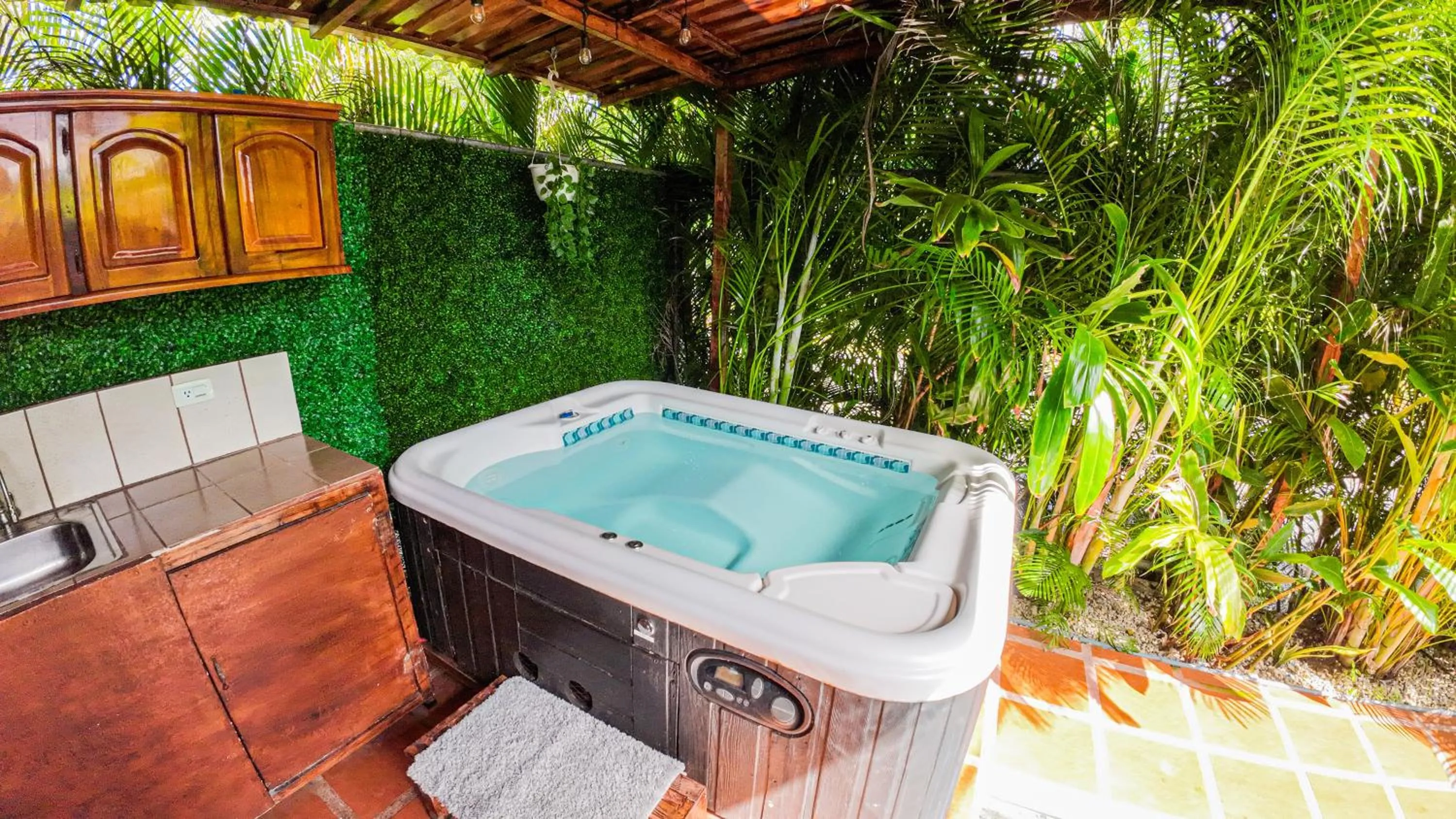 Hot Tub in Bungalows Las Iguanas Arenal Volcano