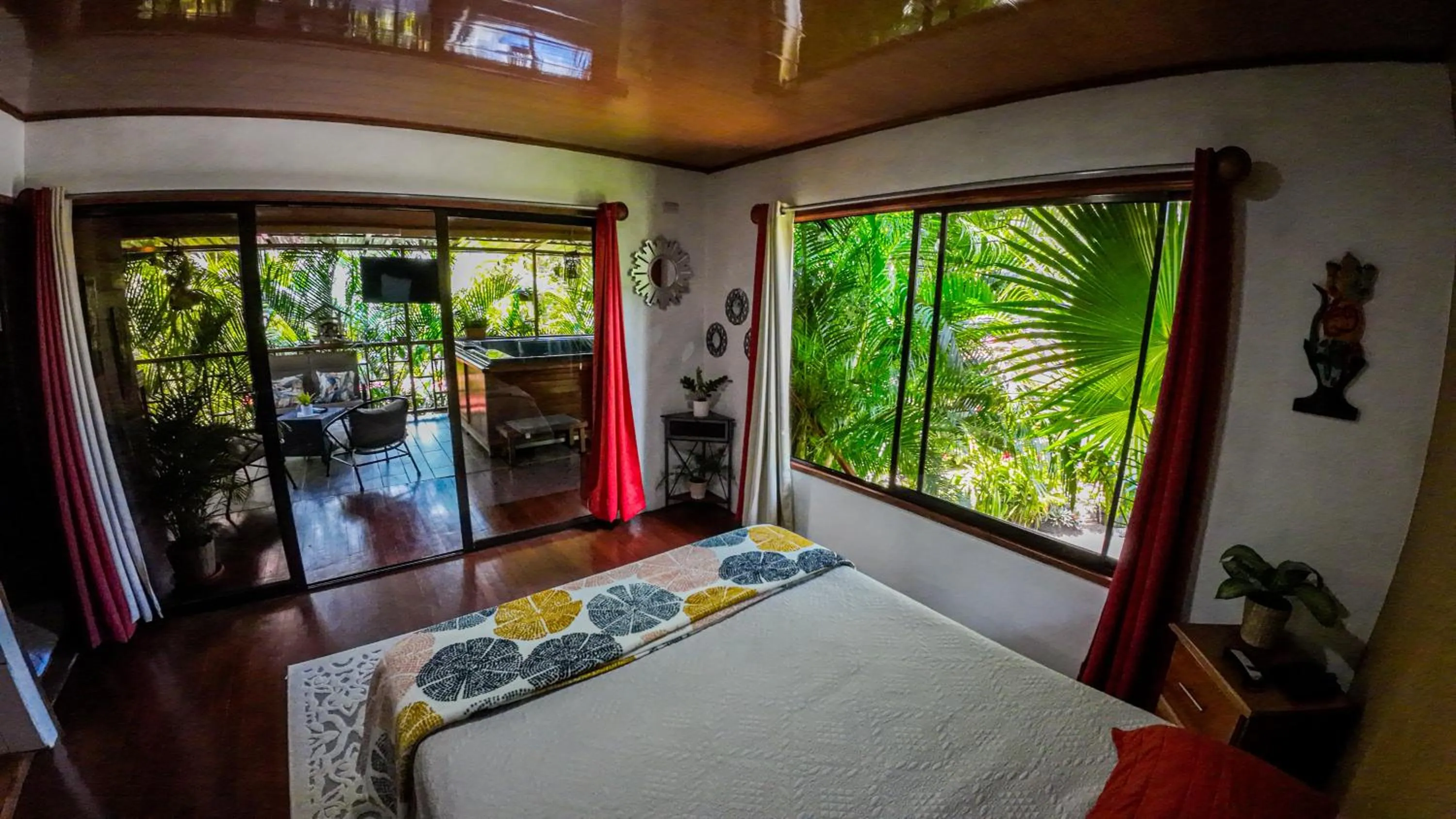 Bed in Bungalows Las Iguanas Arenal Volcano