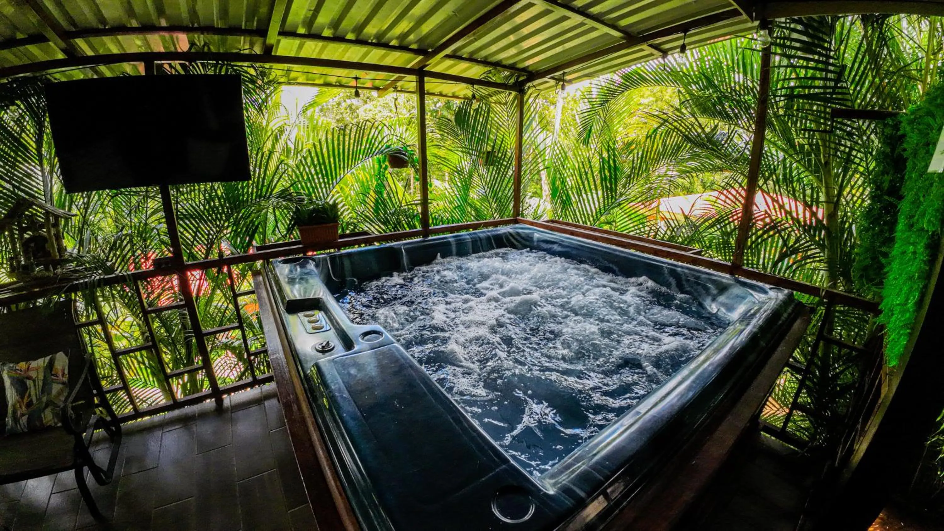 Hot Tub in Bungalows Las Iguanas Arenal Volcano