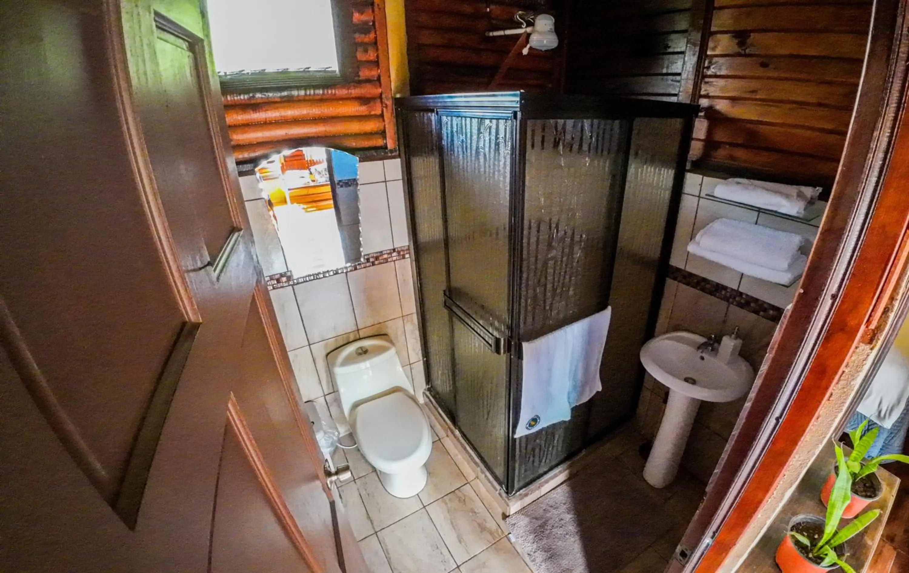 Bathroom in Bungalows Las Iguanas Arenal Volcano