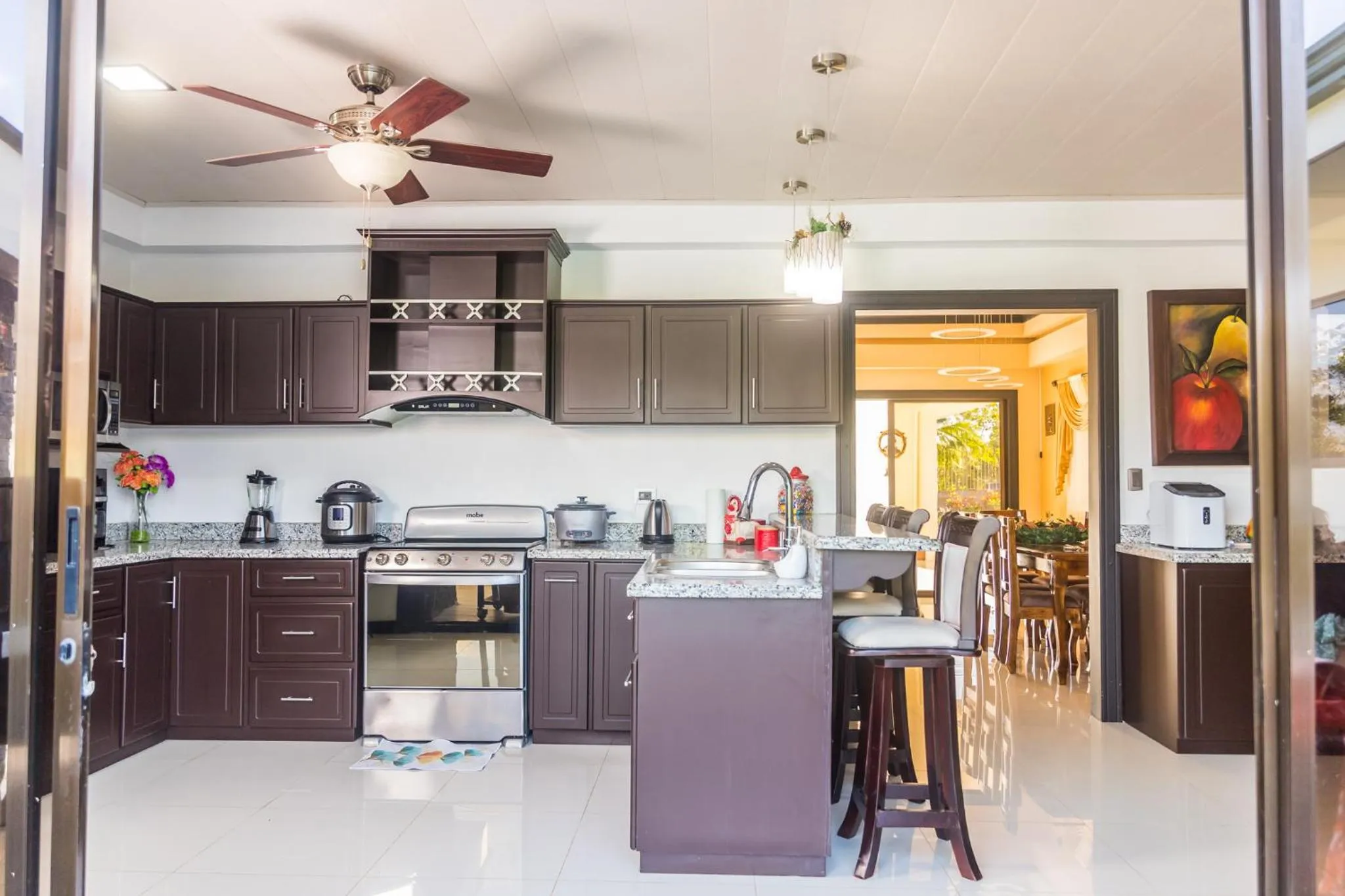 Kitchen or kitchenette in Bungalows Las Iguanas Arenal Volcano