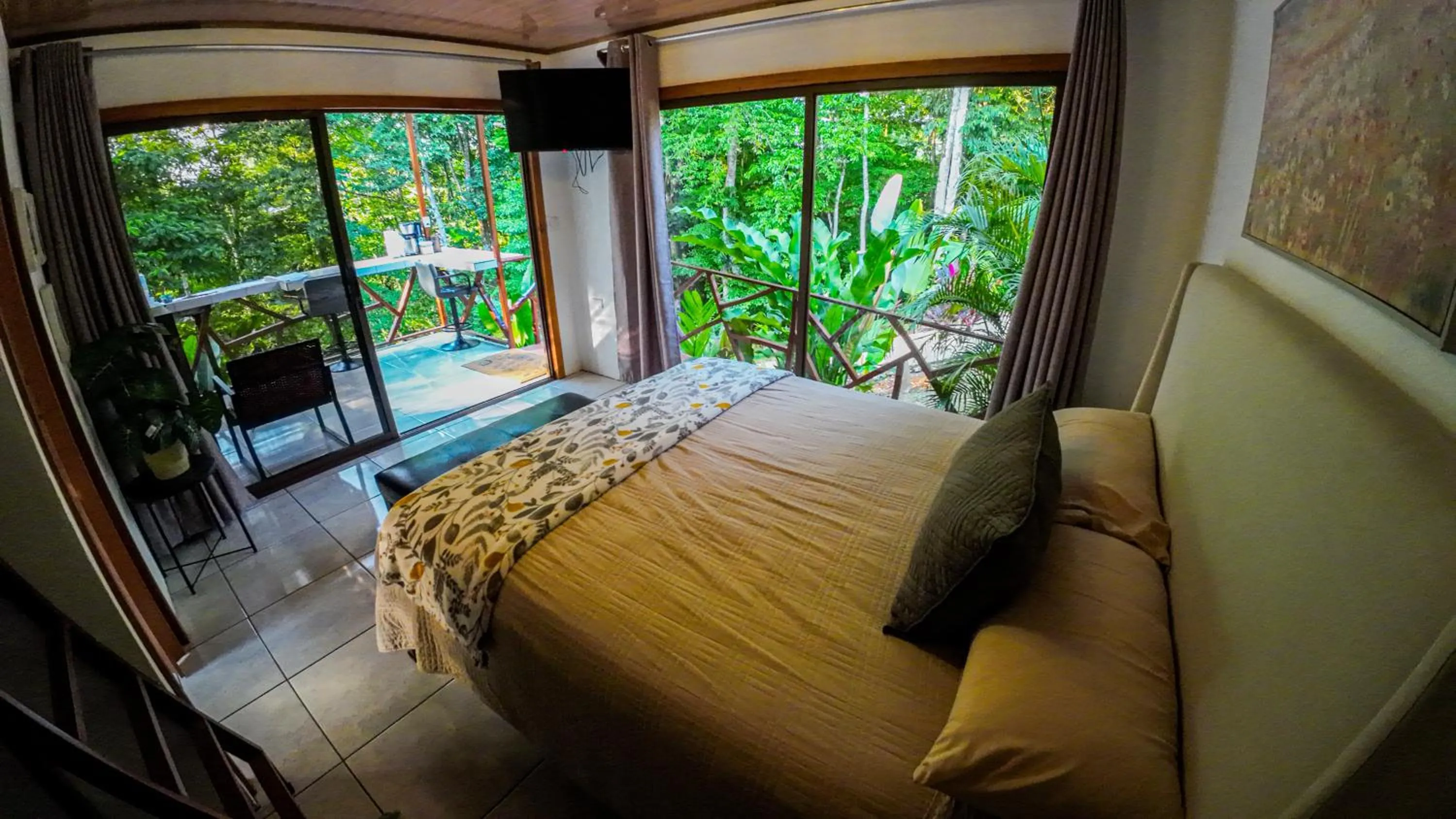 Bed in Bungalows Las Iguanas Arenal Volcano