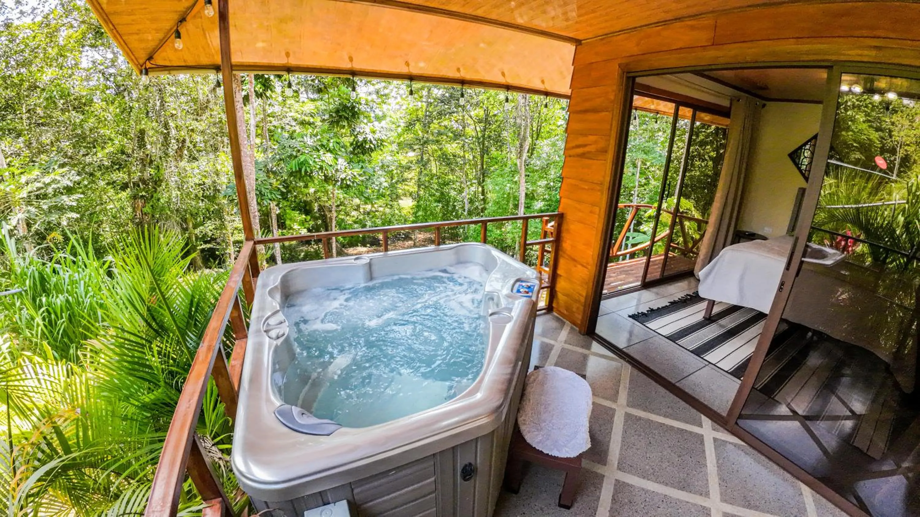 Garden in Bungalows Las Iguanas Arenal Volcano